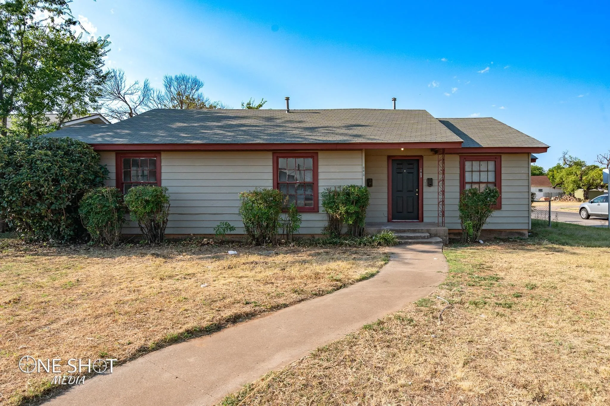 Duplex For Rent in Taylor County , 1781 N 12th Street A, Abilene, Texas 79603, 1 Bedroom, 1 Bathroom, Garage spaces, 864 Sqft, built in 1947, mls#21389094, Real Estate Agent in Abilene, Homes For Rent in Taylor county, Homes For Rent in Abilene, Realtor in Abilene Texas, Real Estate Brokerage Independent Realty Texas, Luminita Cordes Realtor