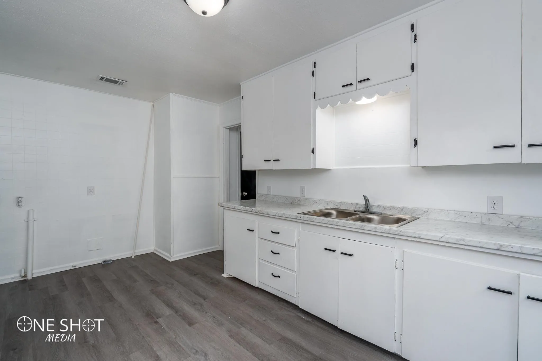 Duplex For Rent in Taylor County , 1781 N 12th Street A, Abilene, Texas 79603, 1 Bedroom, 1 Bathroom, Garage spaces, 864 Sqft, built in 1947, mls#21389094, Real Estate Agent in Abilene, Homes For Rent in Taylor county, Homes For Rent in Abilene, Realtor in Abilene Texas, Real Estate Brokerage Independent Realty Texas, Luminita Cordes Realtor