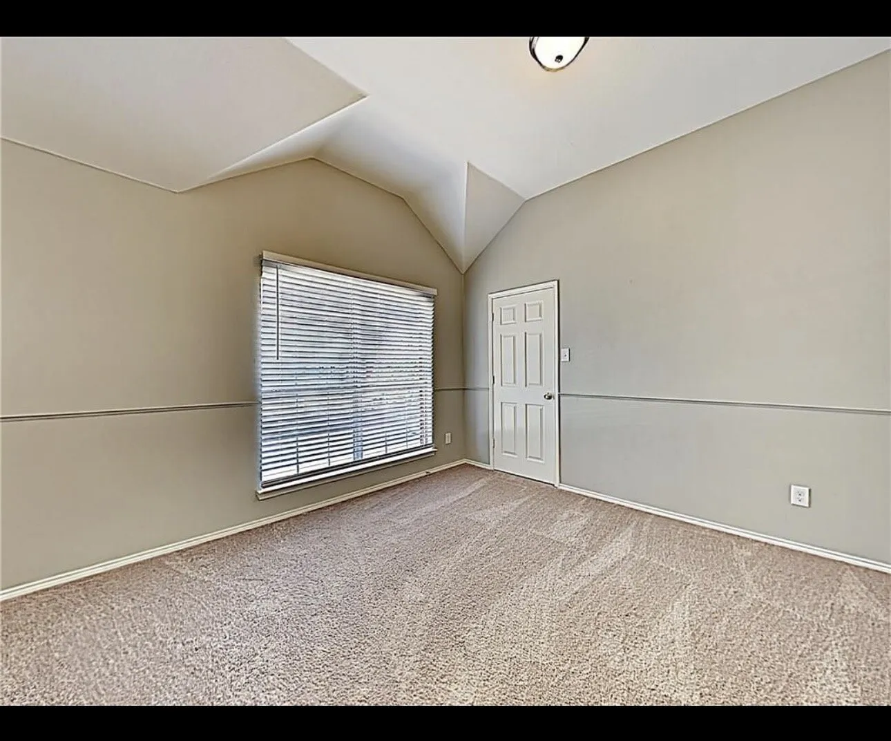 Single Family Residence For Sale in Tarrant County , 8313 Rock Canyon Court, Fort Worth, Texas 76123, 4 Bedroom, 3 Bathroom, 2 Garage spaces, 3,074 Sqft, built in 2001, mls#21388212, Real Estate Agent in Fort Worth, Homes For Sale in Tarrant county, Homes For Sale in Fort Worth, Realtor in Fort Worth Texas, Real Estate Brokerage Independent Realty Texas, Luminita Cordes Realtor