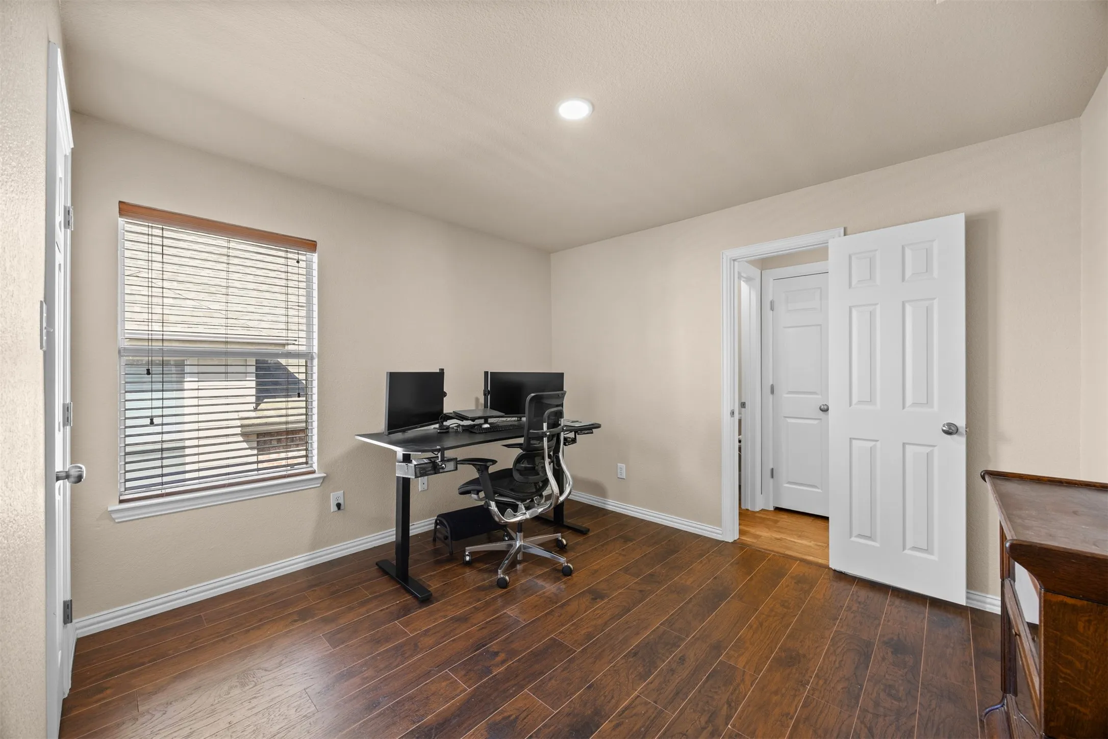 Single Family Residence For Sale in Collin County , 1608 Clear Springs Drive, Allen, Texas 75002, 4 Bedroom, 4 Bathroom, 2 Garage spaces, 3,208 Sqft, built in 2003, mls#21369283, Real Estate Agent in Allen, Homes For Sale in Collin county, Homes For Sale in Allen, Realtor in Allen Texas, Real Estate Brokerage Independent Realty Texas, Luminita Cordes Realtor