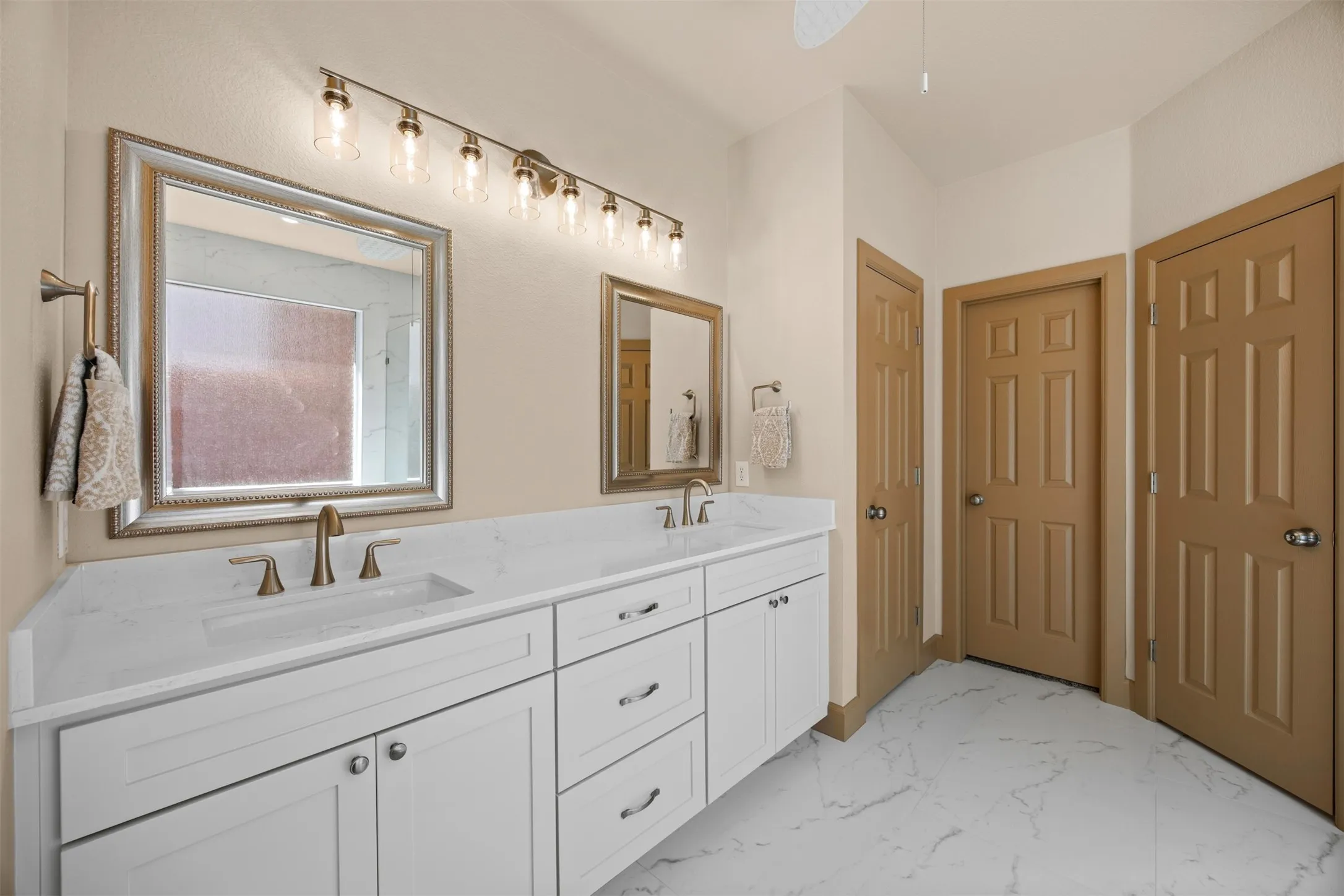 Single Family Residence For Sale in Collin County , 1608 Clear Springs Drive, Allen, Texas 75002, 4 Bedroom, 4 Bathroom, 2 Garage spaces, 3,208 Sqft, built in 2003, mls#21369283, Real Estate Agent in Allen, Homes For Sale in Collin county, Homes For Sale in Allen, Realtor in Allen Texas, Real Estate Brokerage Independent Realty Texas, Luminita Cordes Realtor