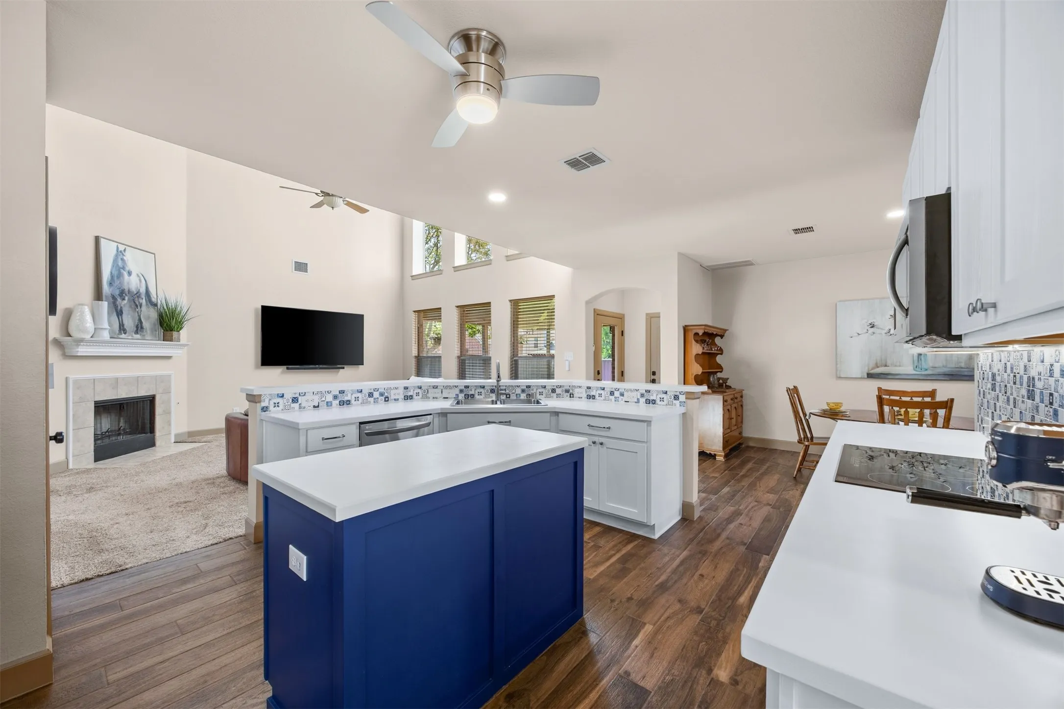 Single Family Residence For Sale in Collin County , 1608 Clear Springs Drive, Allen, Texas 75002, 4 Bedroom, 4 Bathroom, 2 Garage spaces, 3,208 Sqft, built in 2003, mls#21369283, Real Estate Agent in Allen, Homes For Sale in Collin county, Homes For Sale in Allen, Realtor in Allen Texas, Real Estate Brokerage Independent Realty Texas, Luminita Cordes Realtor