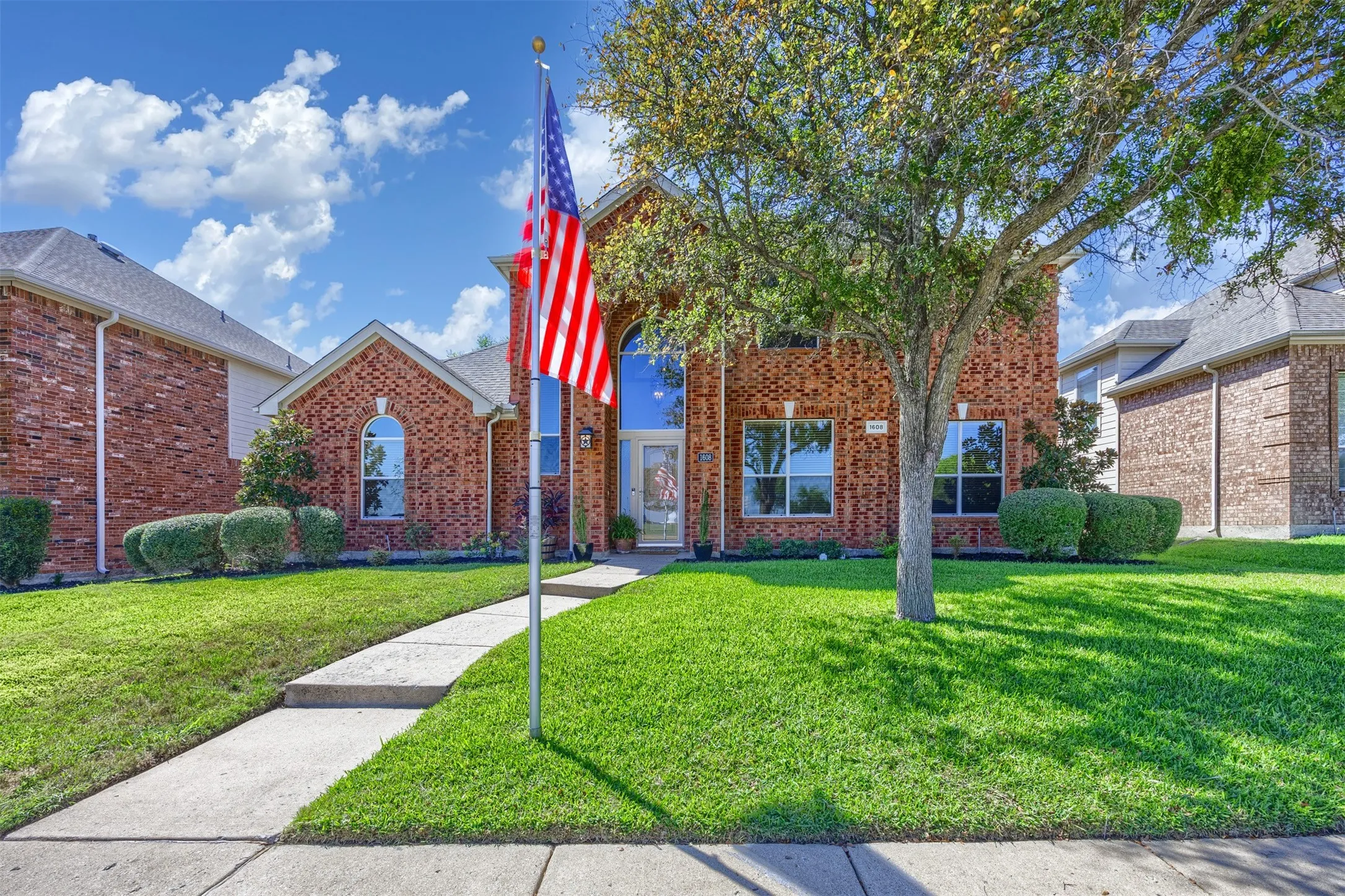 Single Family Residence For Sale in Collin County , 1608 Clear Springs Drive, Allen, Texas 75002, 4 Bedroom, 4 Bathroom, 2 Garage spaces, 3,208 Sqft, built in 2003, mls#21369283, Real Estate Agent in Allen, Homes For Sale in Collin county, Homes For Sale in Allen, Realtor in Allen Texas, Real Estate Brokerage Independent Realty Texas, Luminita Cordes Realtor