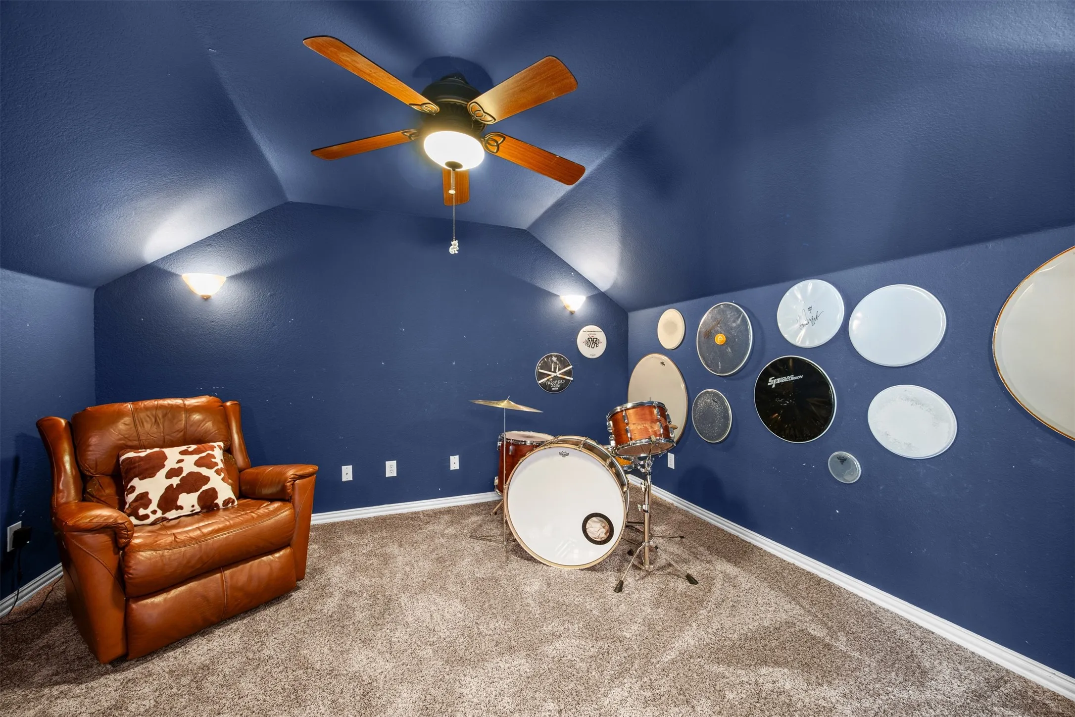 Single Family Residence For Sale in Collin County , 1608 Clear Springs Drive, Allen, Texas 75002, 4 Bedroom, 4 Bathroom, 2 Garage spaces, 3,208 Sqft, built in 2003, mls#21369283, Real Estate Agent in Allen, Homes For Sale in Collin county, Homes For Sale in Allen, Realtor in Allen Texas, Real Estate Brokerage Independent Realty Texas, Luminita Cordes Realtor