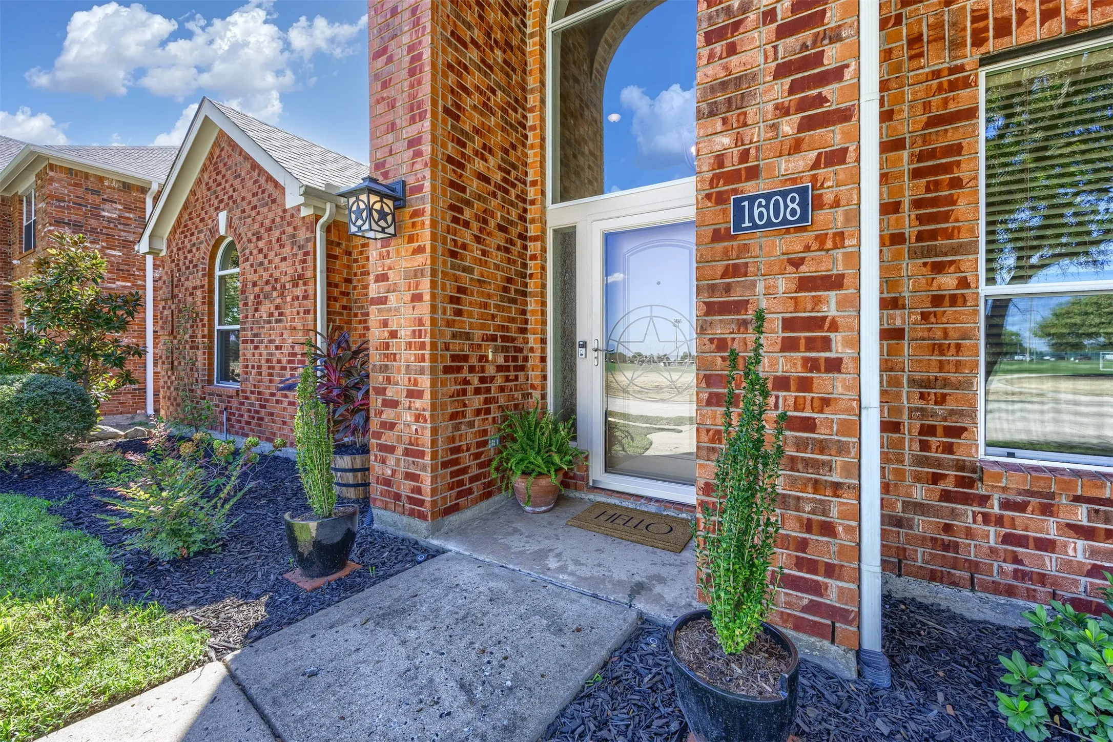 Single Family Residence For Sale in Collin County , 1608 Clear Springs Drive, Allen, Texas 75002, 4 Bedroom, 4 Bathroom, 2 Garage spaces, 3,208 Sqft, built in 2003, mls#21369283, Real Estate Agent in Allen, Homes For Sale in Collin county, Homes For Sale in Allen, Realtor in Allen Texas, Real Estate Brokerage Independent Realty Texas, Luminita Cordes Realtor