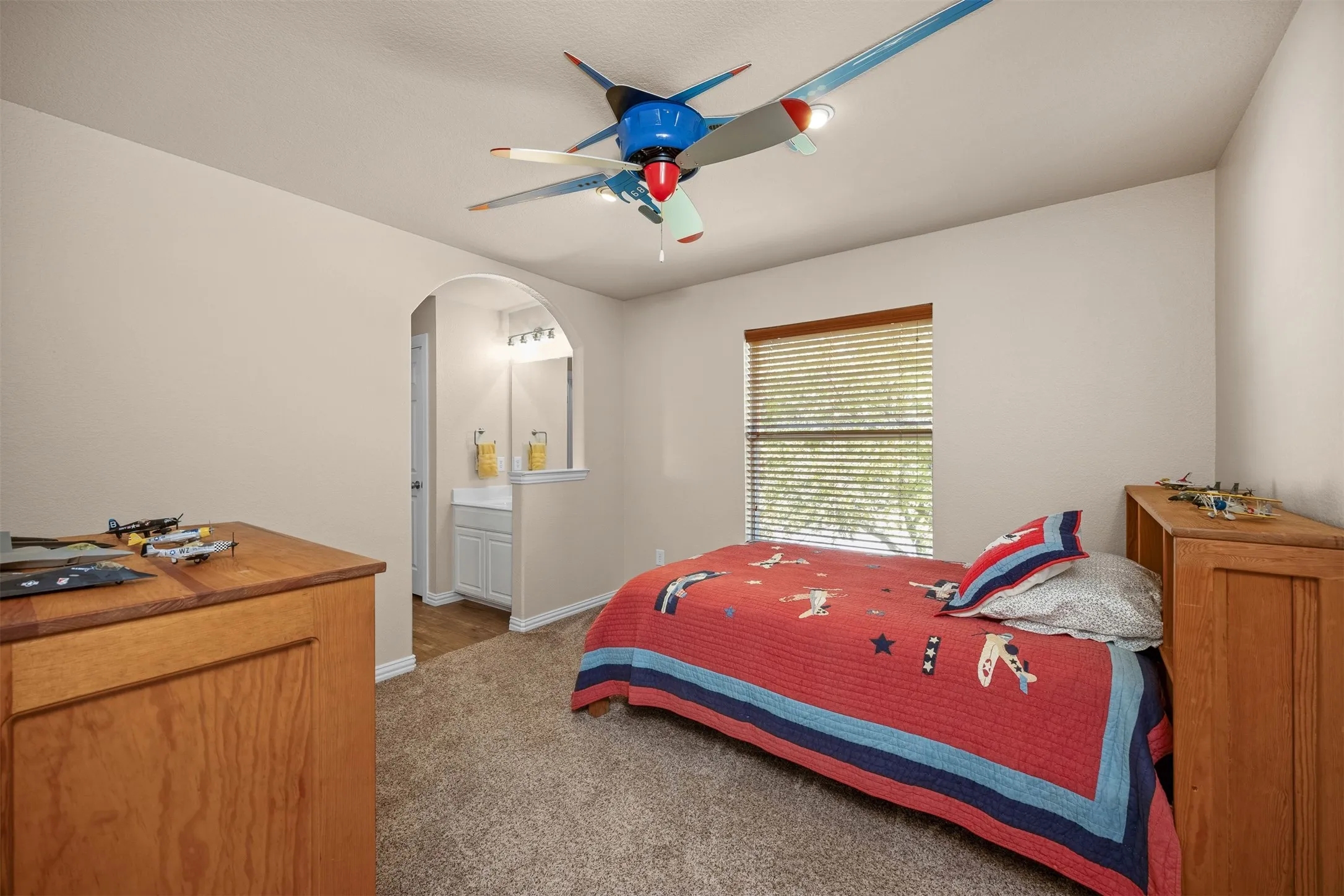 Single Family Residence For Sale in Collin County , 1608 Clear Springs Drive, Allen, Texas 75002, 4 Bedroom, 4 Bathroom, 2 Garage spaces, 3,208 Sqft, built in 2003, mls#21369283, Real Estate Agent in Allen, Homes For Sale in Collin county, Homes For Sale in Allen, Realtor in Allen Texas, Real Estate Brokerage Independent Realty Texas, Luminita Cordes Realtor