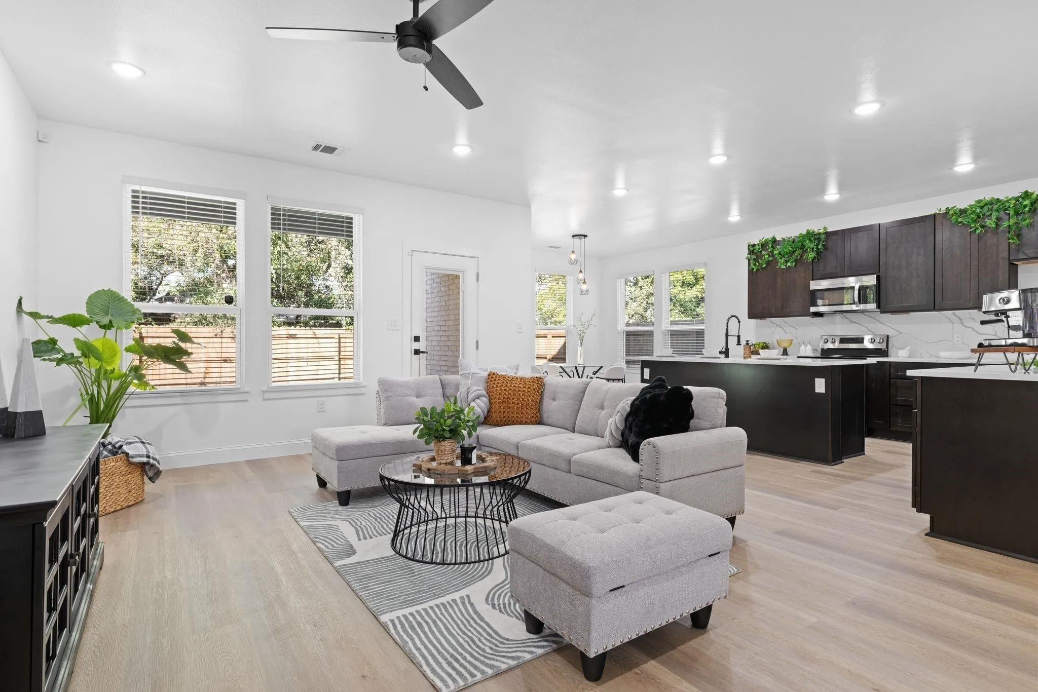 Single Family Residence For Sale in Dallas County , 3037 Valentine Street, Dallas, Texas 75215, 3 Bedroom, 3 Bathroom, 2 Garage spaces, 1,756 Sqft, built in 2024, mls#21389103, Real Estate Agent in Dallas, Homes For Sale in Dallas county, Homes For Sale in Dallas, Realtor in Dallas Texas, Real Estate Brokerage Independent Realty Texas, Luminita Cordes Realtor