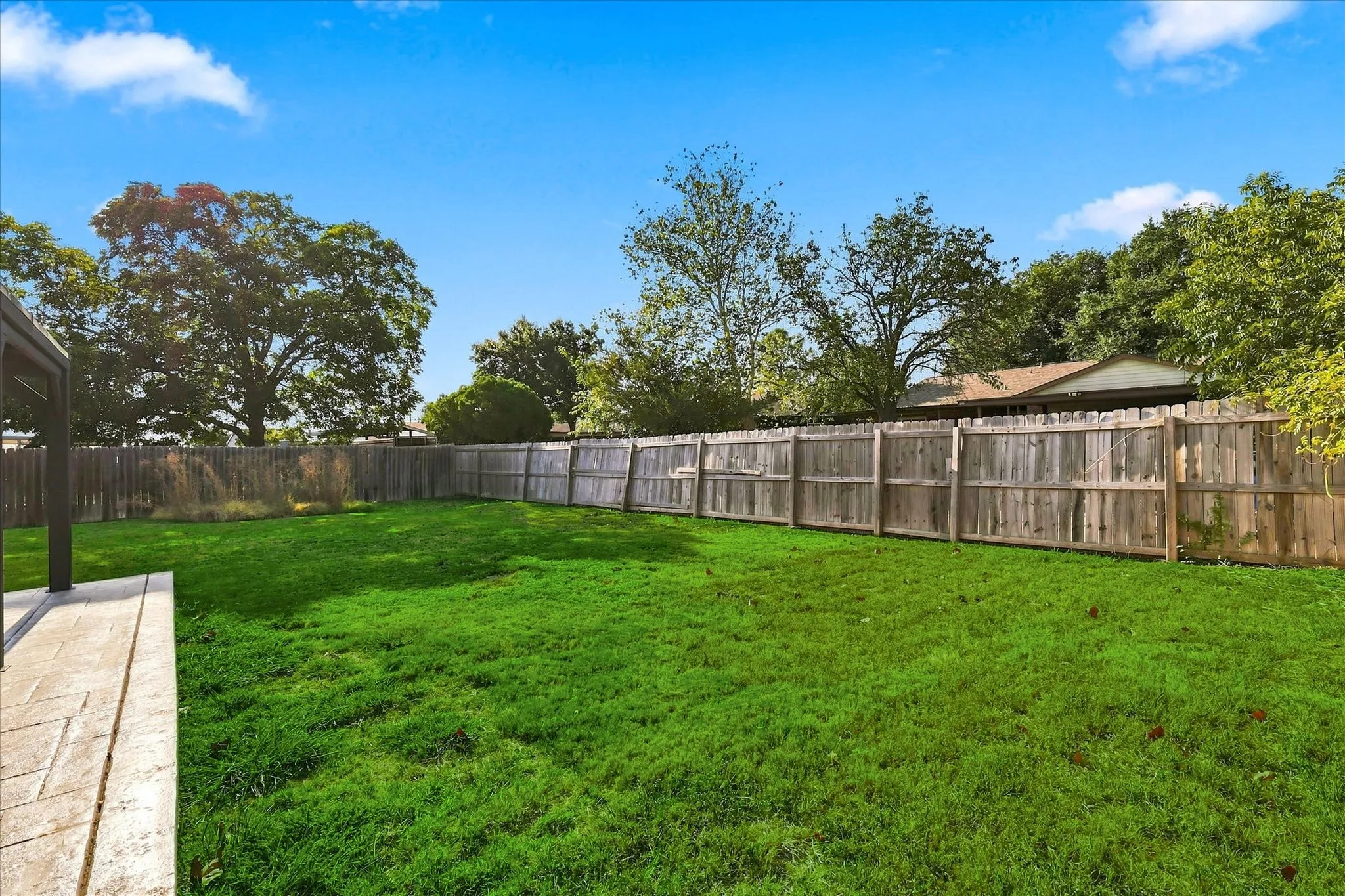 Single Family Residence For Sale in Denton County , 5561 Rutledge Drive, The Colony, Texas 75056, 3 Bedroom, 2 Bathroom, 2 Garage spaces, 1,433 Sqft, built in 1978, mls#21377415, Real Estate Agent in The Colony, Homes For Sale in Denton county, Homes For Sale in The Colony, Realtor in The Colony Texas, Real Estate Brokerage Independent Realty Texas, Luminita Cordes Realtor