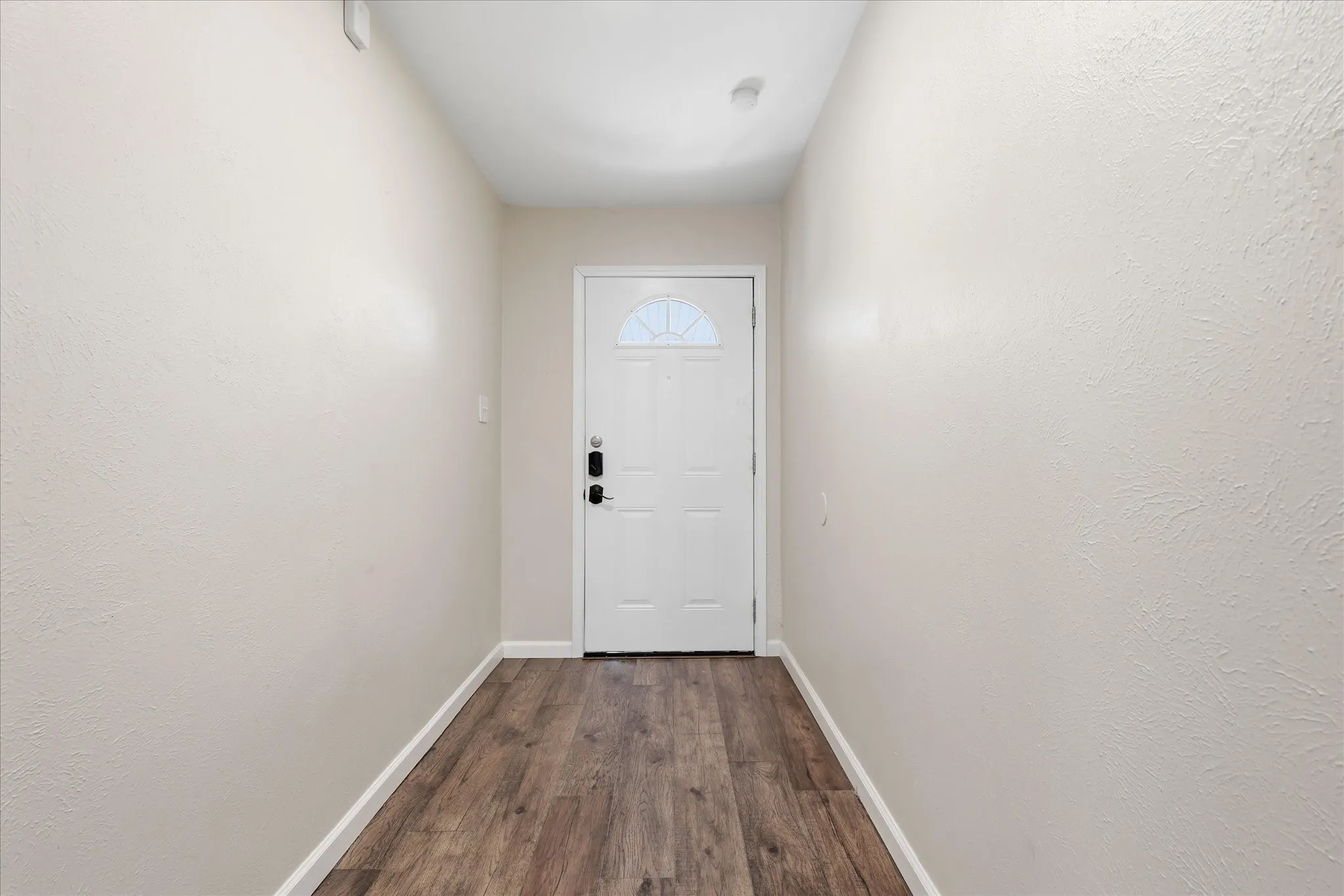 Single Family Residence For Sale in Denton County , 5561 Rutledge Drive, The Colony, Texas 75056, 3 Bedroom, 2 Bathroom, 2 Garage spaces, 1,433 Sqft, built in 1978, mls#21377415, Real Estate Agent in The Colony, Homes For Sale in Denton county, Homes For Sale in The Colony, Realtor in The Colony Texas, Real Estate Brokerage Independent Realty Texas, Luminita Cordes Realtor