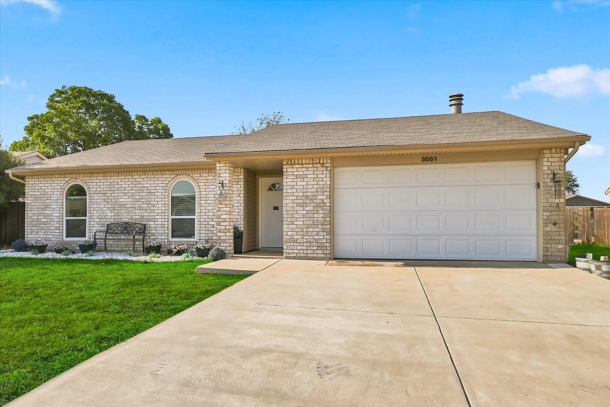 Single Family Residence For Sale in Denton County , 5561 Rutledge Drive, The Colony, Texas 75056, 3 Bedroom, 2 Bathroom, 2 Garage spaces, 1,433 Sqft, built in 1978, mls#21377415, Real Estate Agent in The Colony, Homes For Sale in Denton county, Homes For Sale in The Colony, Realtor in The Colony Texas, Real Estate Brokerage Independent Realty Texas, Luminita Cordes Realtor