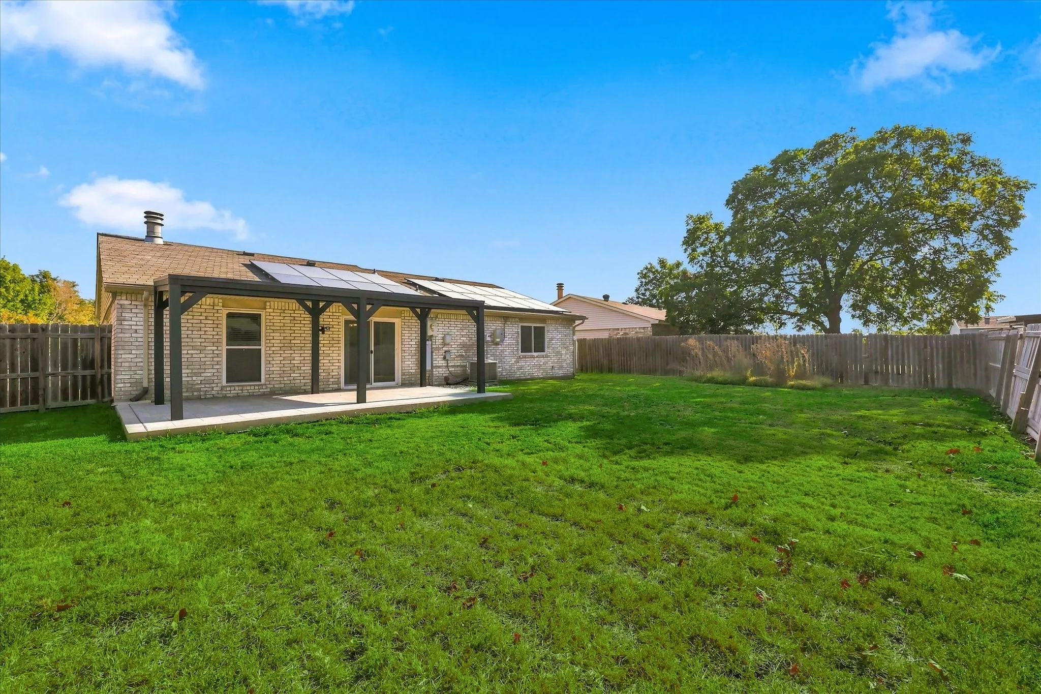 Single Family Residence For Sale in Denton County , 5561 Rutledge Drive, The Colony, Texas 75056, 3 Bedroom, 2 Bathroom, 2 Garage spaces, 1,433 Sqft, built in 1978, mls#21377415, Real Estate Agent in The Colony, Homes For Sale in Denton county, Homes For Sale in The Colony, Realtor in The Colony Texas, Real Estate Brokerage Independent Realty Texas, Luminita Cordes Realtor