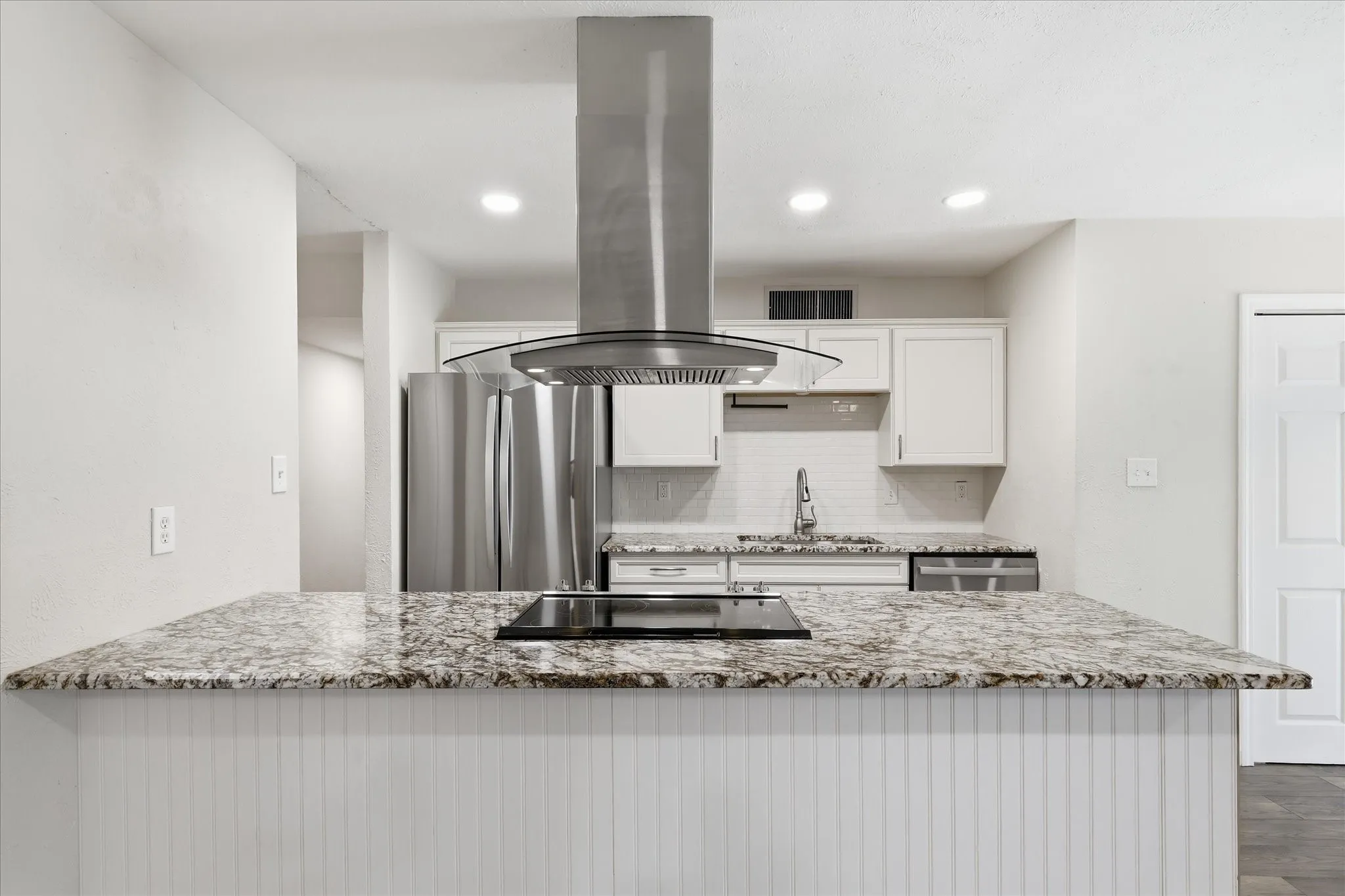 Single Family Residence For Sale in Denton County , 5561 Rutledge Drive, The Colony, Texas 75056, 3 Bedroom, 2 Bathroom, 2 Garage spaces, 1,433 Sqft, built in 1978, mls#21377415, Real Estate Agent in The Colony, Homes For Sale in Denton county, Homes For Sale in The Colony, Realtor in The Colony Texas, Real Estate Brokerage Independent Realty Texas, Luminita Cordes Realtor