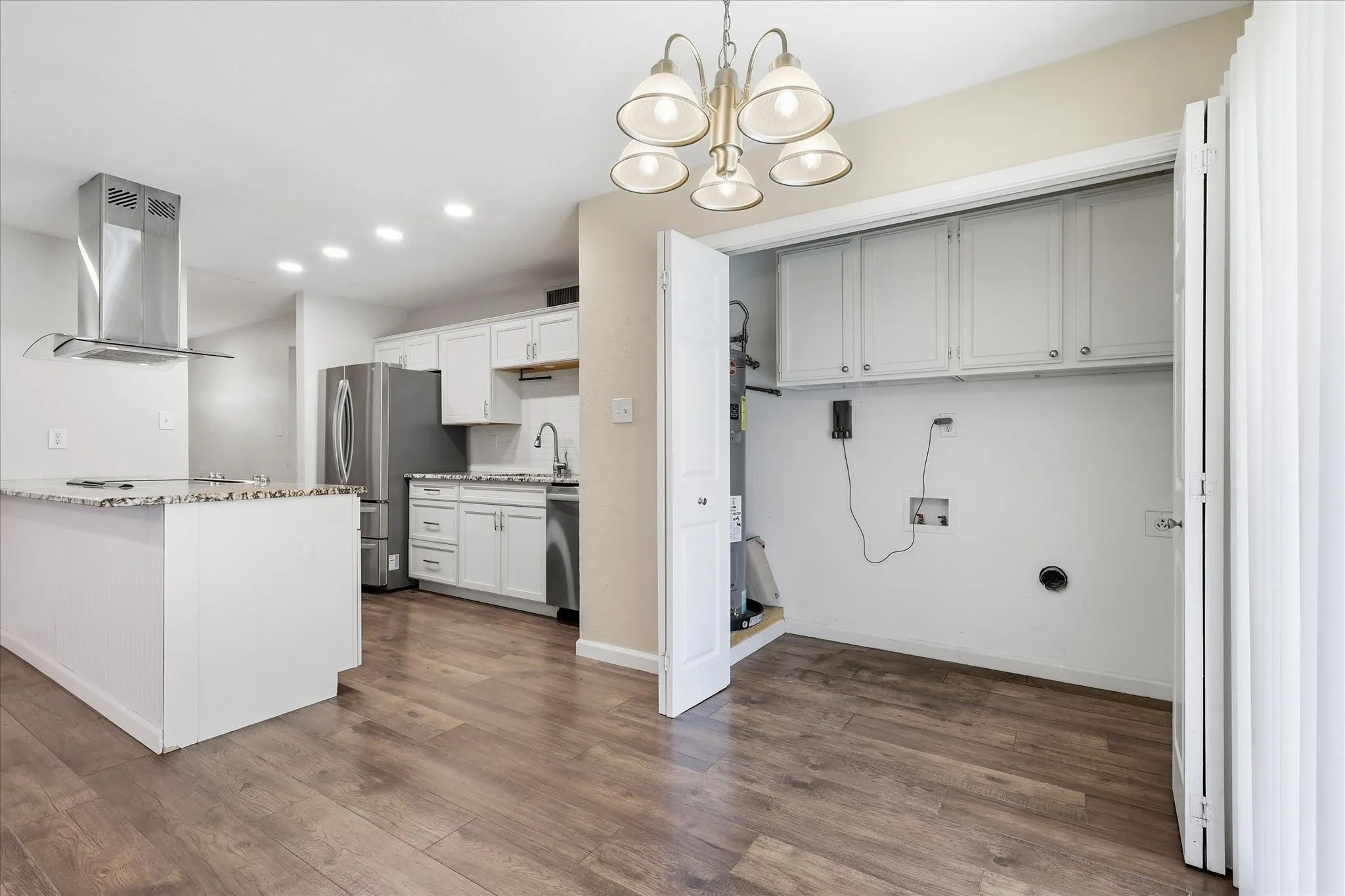 Single Family Residence For Sale in Denton County , 5561 Rutledge Drive, The Colony, Texas 75056, 3 Bedroom, 2 Bathroom, 2 Garage spaces, 1,433 Sqft, built in 1978, mls#21377415, Real Estate Agent in The Colony, Homes For Sale in Denton county, Homes For Sale in The Colony, Realtor in The Colony Texas, Real Estate Brokerage Independent Realty Texas, Luminita Cordes Realtor