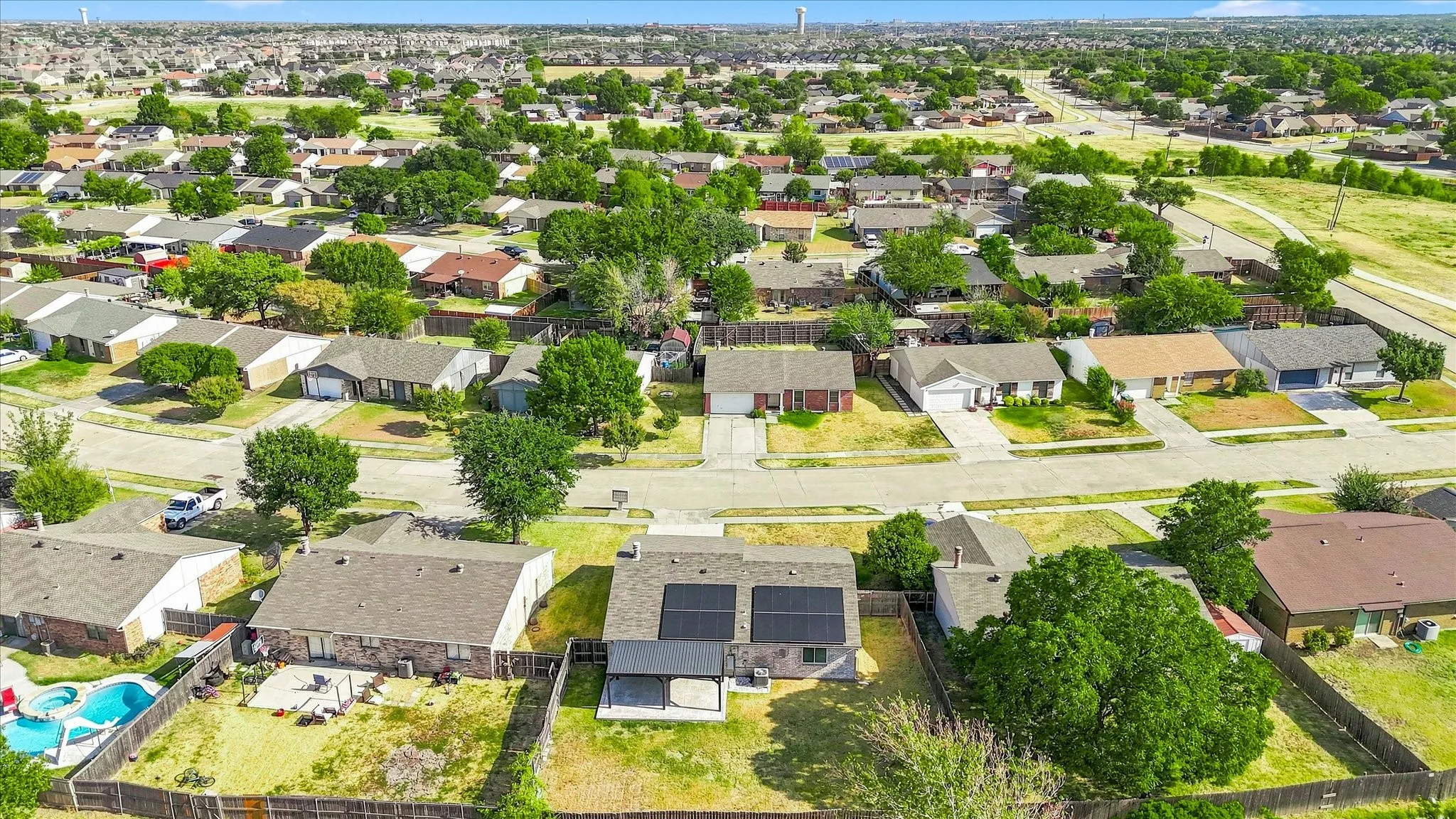 Single Family Residence For Sale in Denton County , 5561 Rutledge Drive, The Colony, Texas 75056, 3 Bedroom, 2 Bathroom, 2 Garage spaces, 1,433 Sqft, built in 1978, mls#21377415, Real Estate Agent in The Colony, Homes For Sale in Denton county, Homes For Sale in The Colony, Realtor in The Colony Texas, Real Estate Brokerage Independent Realty Texas, Luminita Cordes Realtor