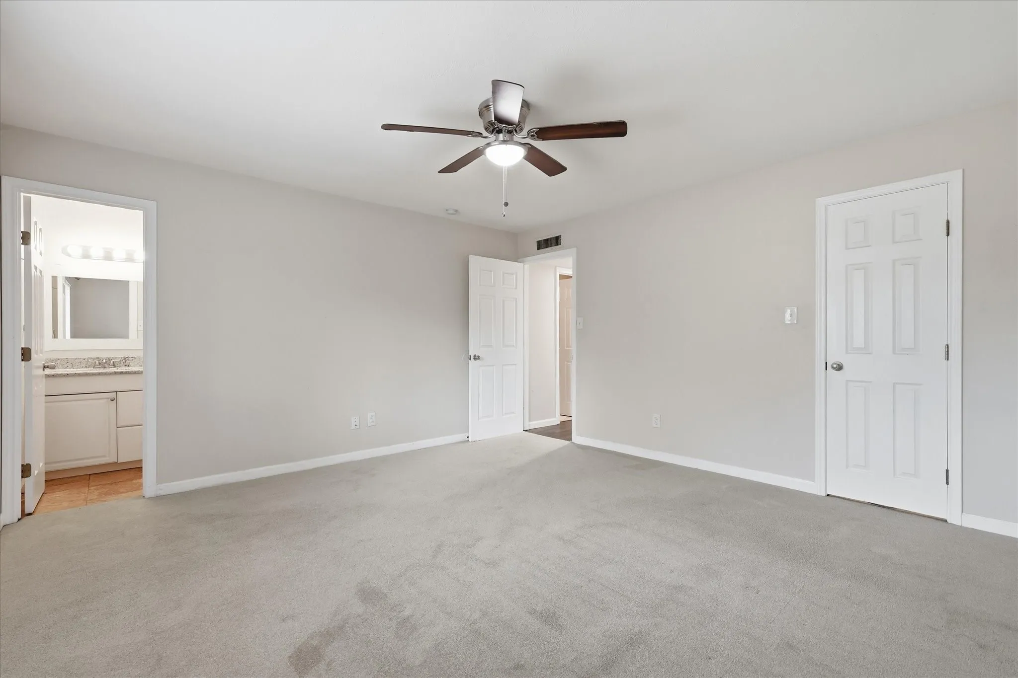 Single Family Residence For Sale in Denton County , 5561 Rutledge Drive, The Colony, Texas 75056, 3 Bedroom, 2 Bathroom, 2 Garage spaces, 1,433 Sqft, built in 1978, mls#21377415, Real Estate Agent in The Colony, Homes For Sale in Denton county, Homes For Sale in The Colony, Realtor in The Colony Texas, Real Estate Brokerage Independent Realty Texas, Luminita Cordes Realtor