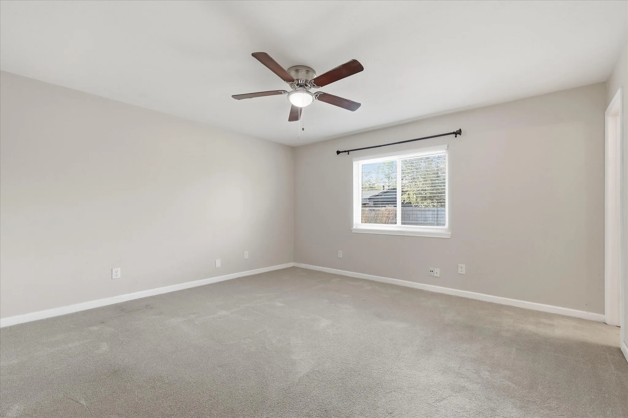Single Family Residence For Sale in Denton County , 5561 Rutledge Drive, The Colony, Texas 75056, 3 Bedroom, 2 Bathroom, 2 Garage spaces, 1,433 Sqft, built in 1978, mls#21377415, Real Estate Agent in The Colony, Homes For Sale in Denton county, Homes For Sale in The Colony, Realtor in The Colony Texas, Real Estate Brokerage Independent Realty Texas, Luminita Cordes Realtor