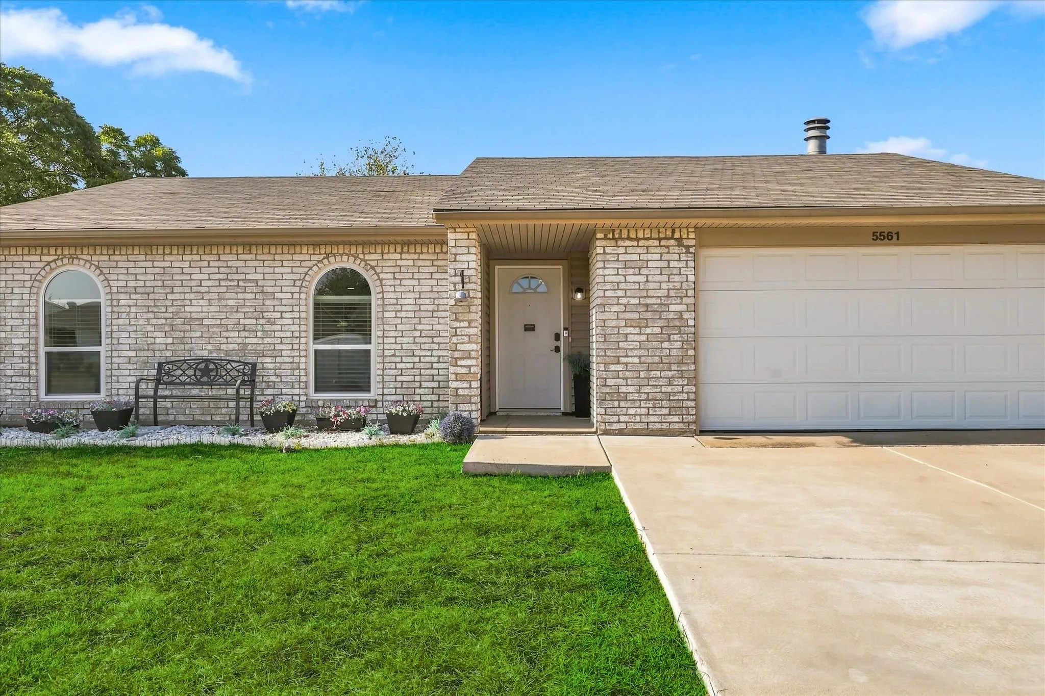 Single Family Residence For Sale in Denton County , 5561 Rutledge Drive, The Colony, Texas 75056, 3 Bedroom, 2 Bathroom, 2 Garage spaces, 1,433 Sqft, built in 1978, mls#21377415, Real Estate Agent in The Colony, Homes For Sale in Denton county, Homes For Sale in The Colony, Realtor in The Colony Texas, Real Estate Brokerage Independent Realty Texas, Luminita Cordes Realtor