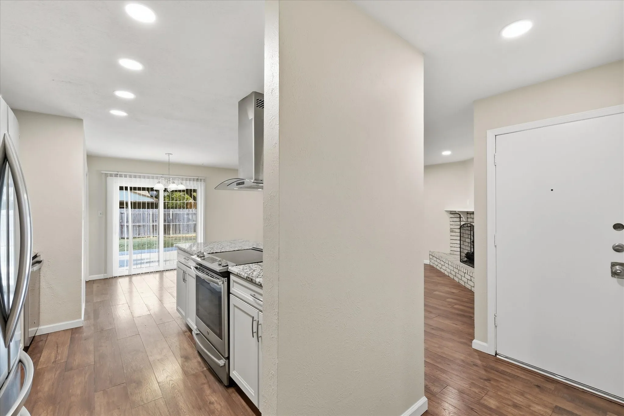 Single Family Residence For Sale in Denton County , 5561 Rutledge Drive, The Colony, Texas 75056, 3 Bedroom, 2 Bathroom, 2 Garage spaces, 1,433 Sqft, built in 1978, mls#21377415, Real Estate Agent in The Colony, Homes For Sale in Denton county, Homes For Sale in The Colony, Realtor in The Colony Texas, Real Estate Brokerage Independent Realty Texas, Luminita Cordes Realtor