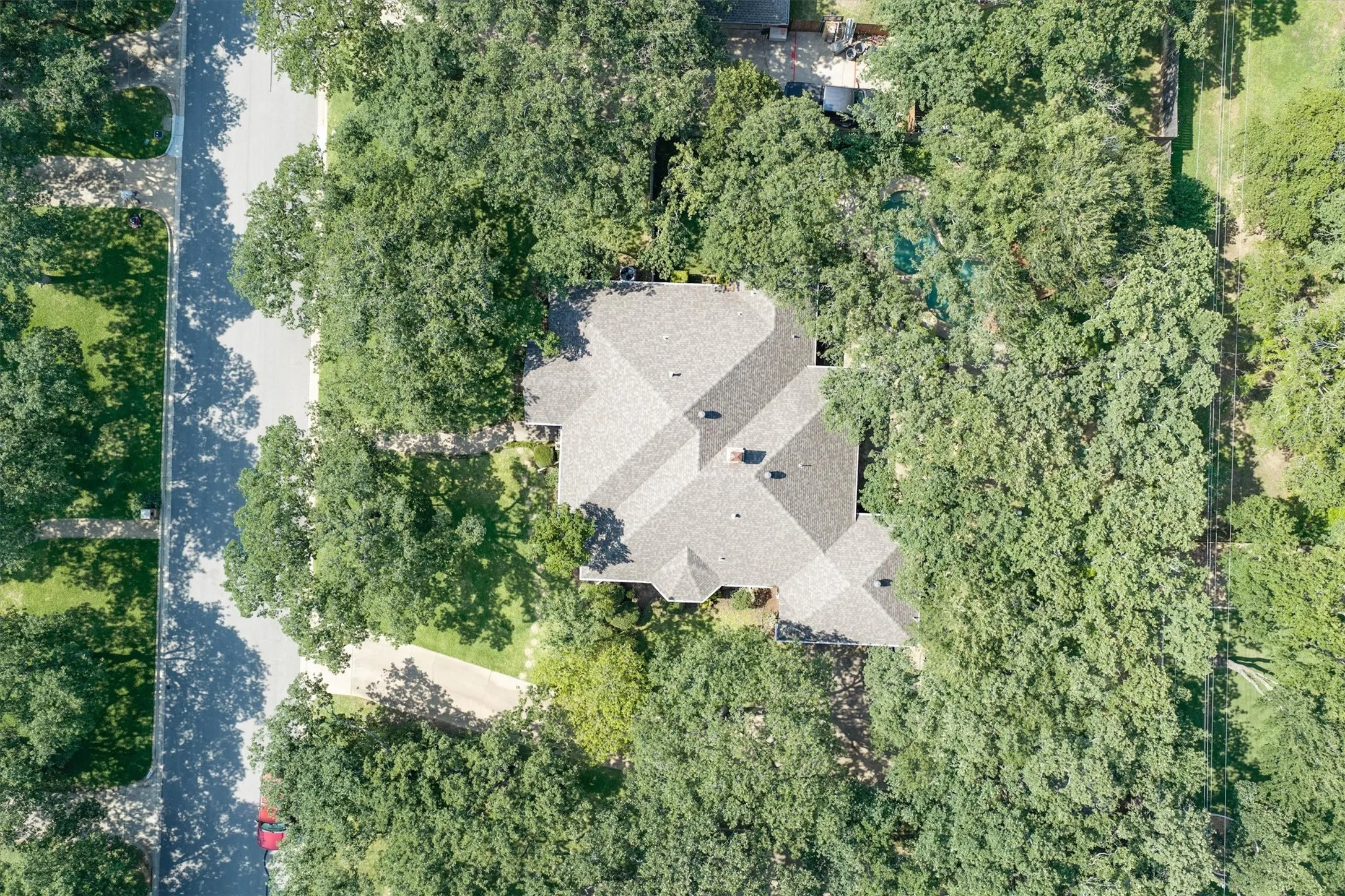 Single Family Residence For Sale in Tarrant County , 1142 Misty Oak Lane, Keller, Texas 76248, 4 Bedroom, 3 Bathroom, 2 Garage spaces, 2,352 Sqft, built in 1985, mls#21386290, Real Estate Agent in Keller, Homes For Sale in Tarrant county, Homes For Sale in Keller, Realtor in Keller Texas, Real Estate Brokerage Independent Realty Texas, Luminita Cordes Realtor