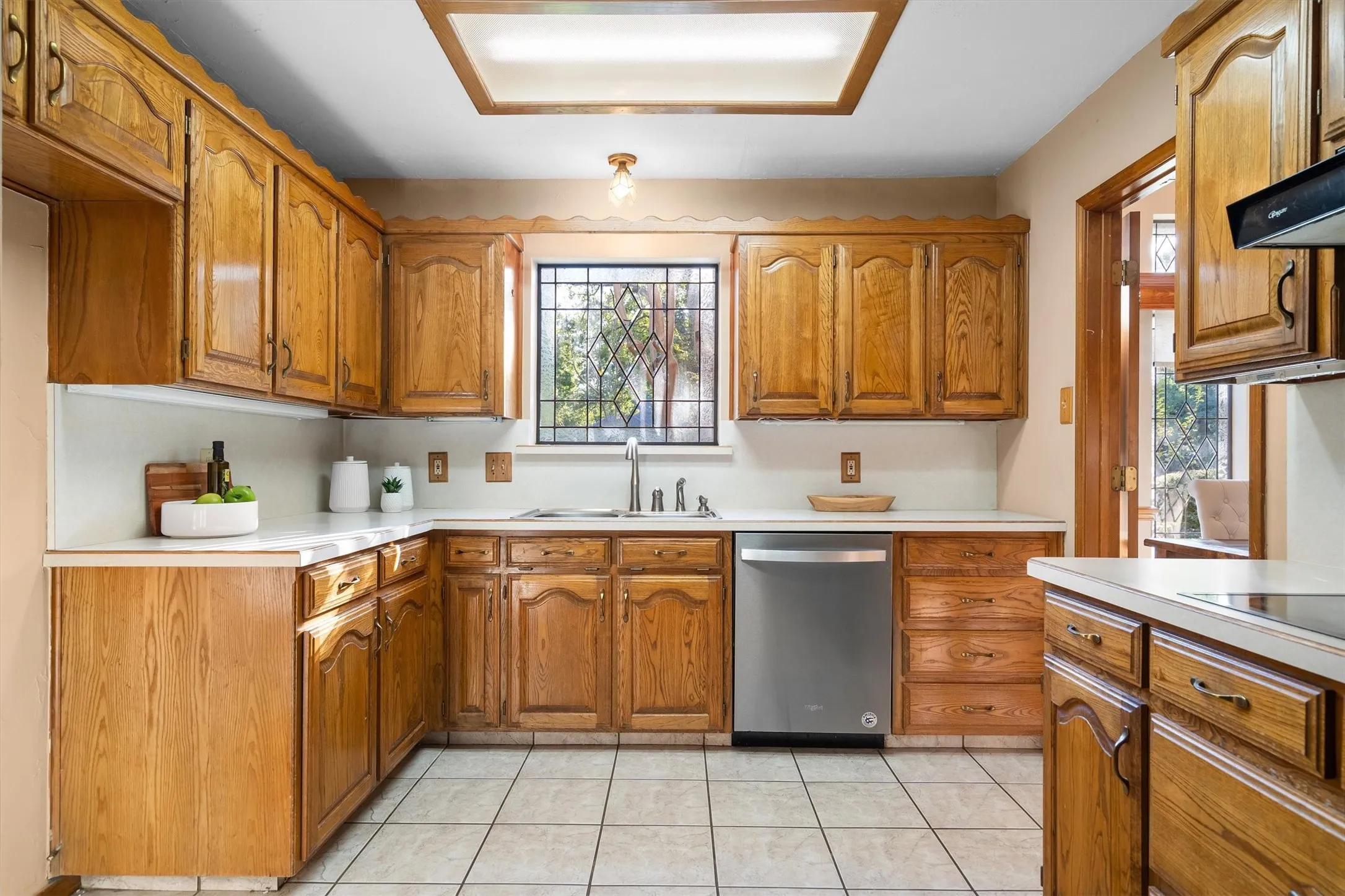 Single Family Residence For Sale in Tarrant County , 1142 Misty Oak Lane, Keller, Texas 76248, 4 Bedroom, 3 Bathroom, 2 Garage spaces, 2,352 Sqft, built in 1985, mls#21386290, Real Estate Agent in Keller, Homes For Sale in Tarrant county, Homes For Sale in Keller, Realtor in Keller Texas, Real Estate Brokerage Independent Realty Texas, Luminita Cordes Realtor