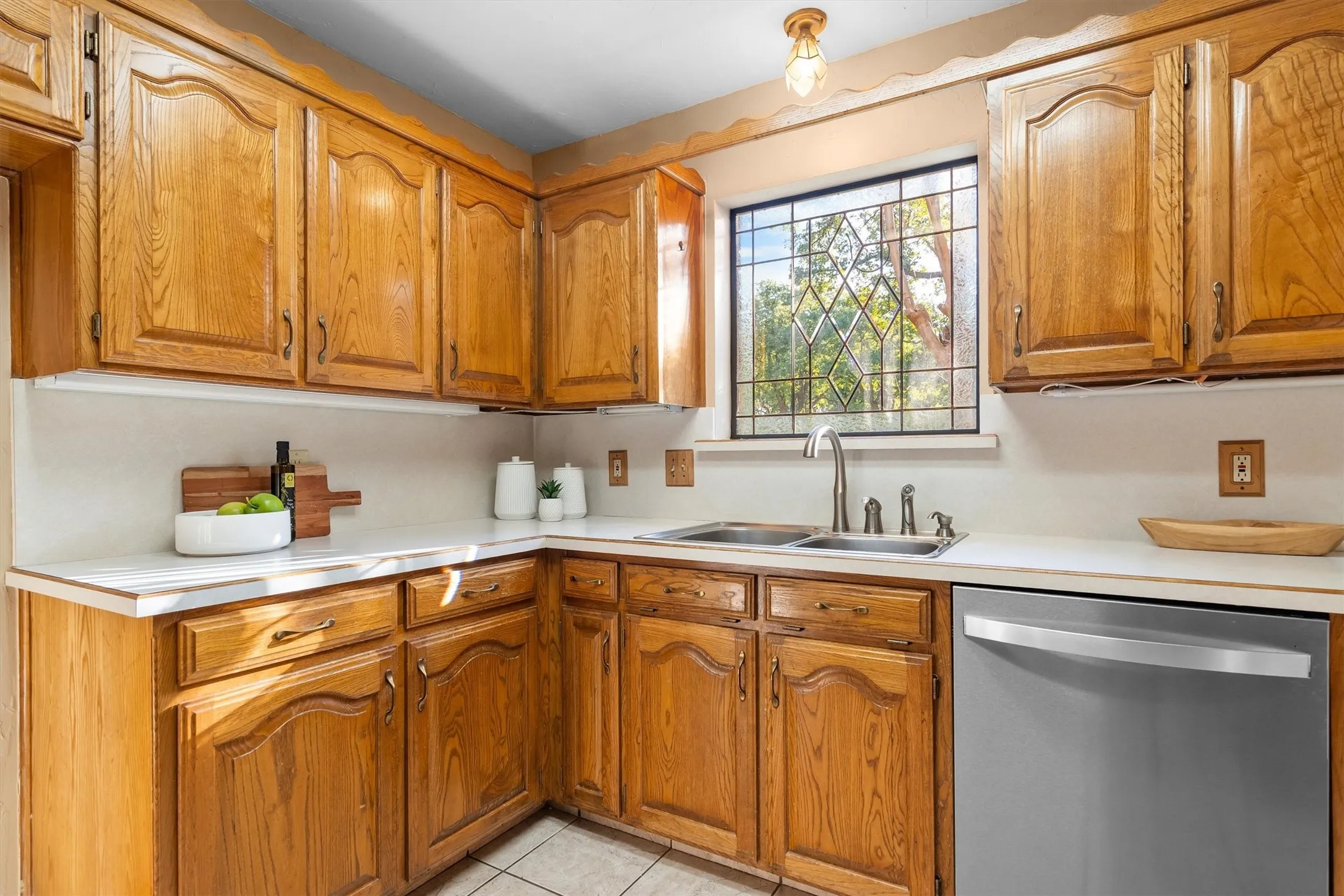 Single Family Residence For Sale in Tarrant County , 1142 Misty Oak Lane, Keller, Texas 76248, 4 Bedroom, 3 Bathroom, 2 Garage spaces, 2,352 Sqft, built in 1985, mls#21386290, Real Estate Agent in Keller, Homes For Sale in Tarrant county, Homes For Sale in Keller, Realtor in Keller Texas, Real Estate Brokerage Independent Realty Texas, Luminita Cordes Realtor