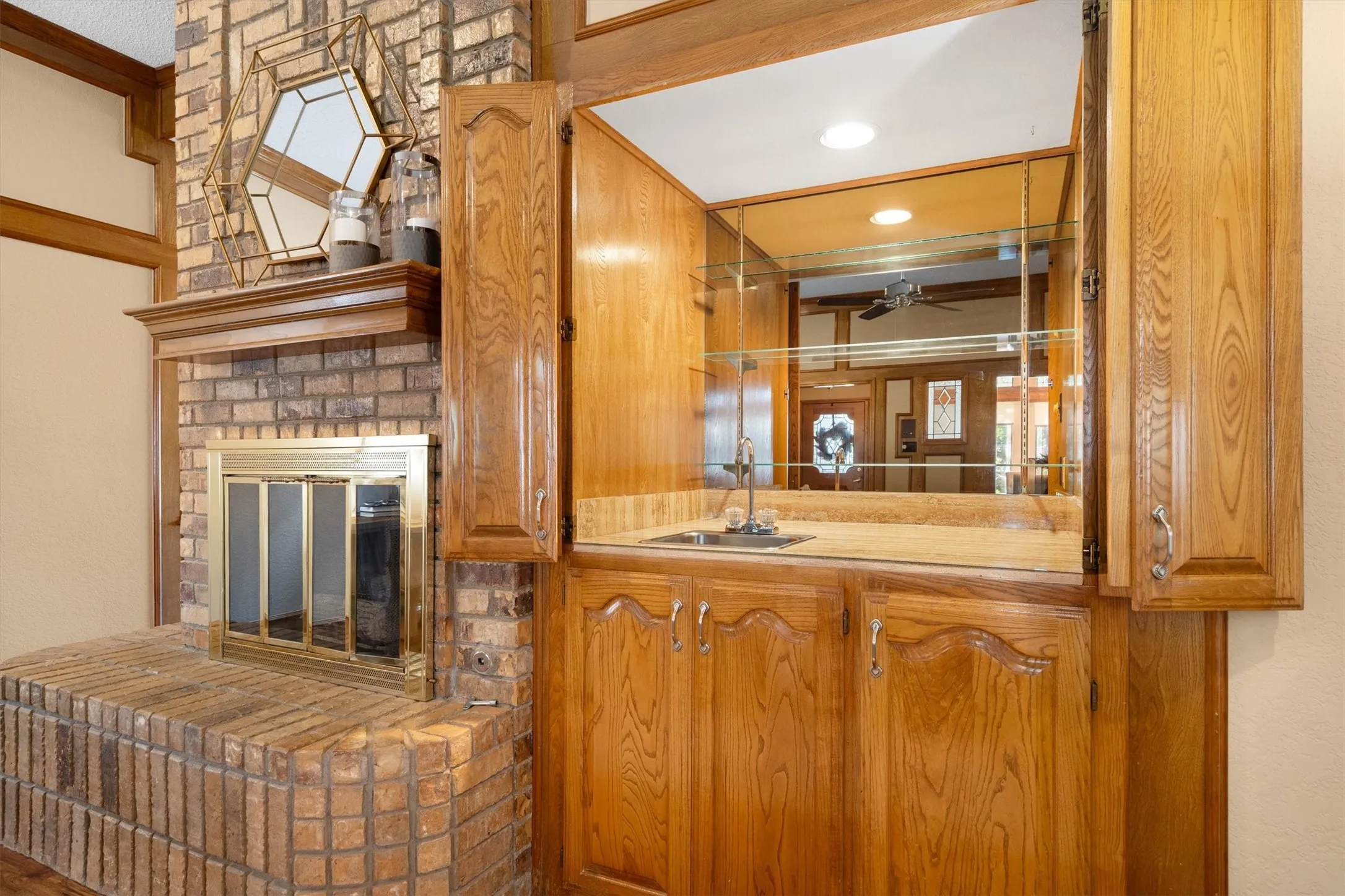 Single Family Residence For Sale in Tarrant County , 1142 Misty Oak Lane, Keller, Texas 76248, 4 Bedroom, 3 Bathroom, 2 Garage spaces, 2,352 Sqft, built in 1985, mls#21386290, Real Estate Agent in Keller, Homes For Sale in Tarrant county, Homes For Sale in Keller, Realtor in Keller Texas, Real Estate Brokerage Independent Realty Texas, Luminita Cordes Realtor