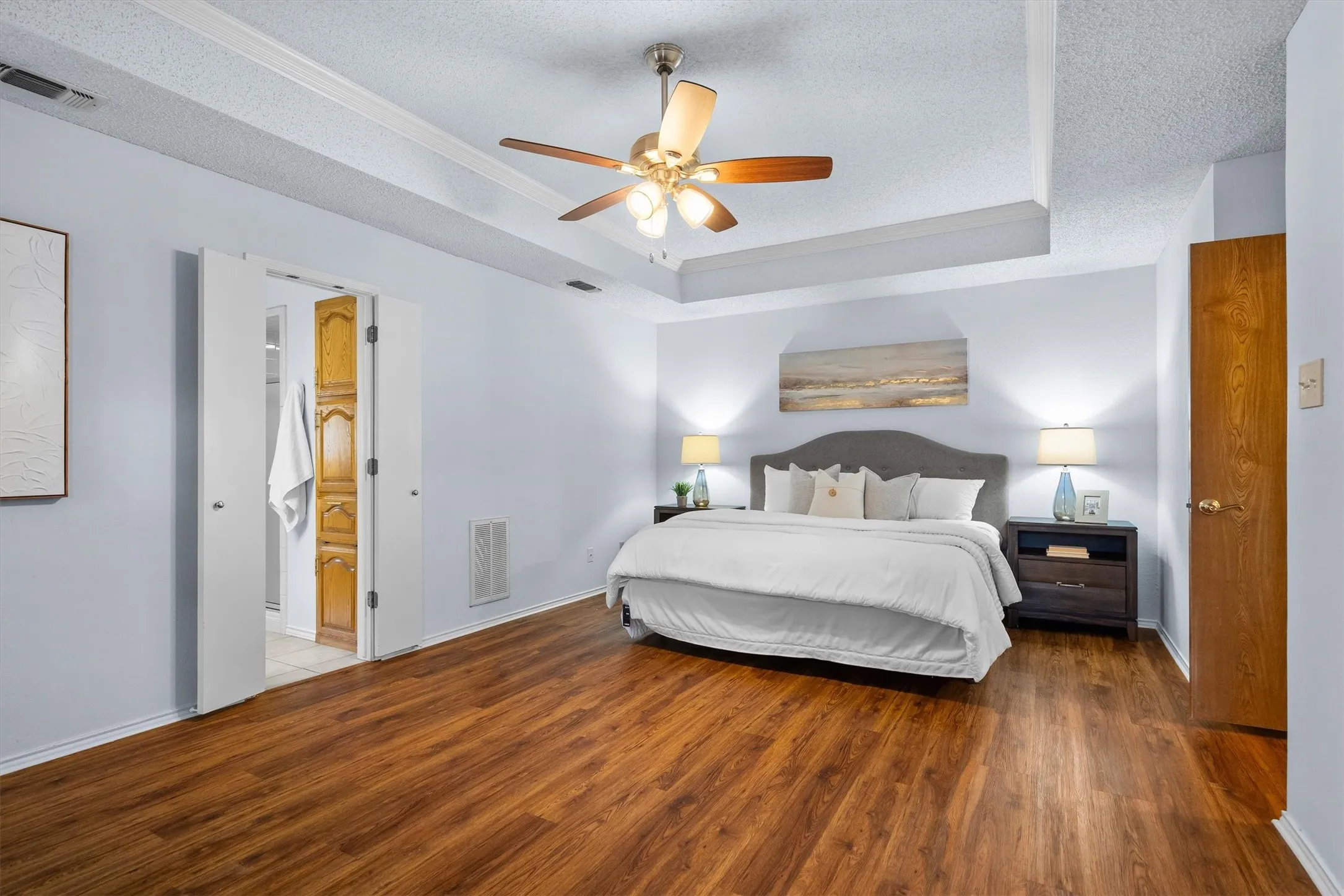Single Family Residence For Sale in Tarrant County , 1142 Misty Oak Lane, Keller, Texas 76248, 4 Bedroom, 3 Bathroom, 2 Garage spaces, 2,352 Sqft, built in 1985, mls#21386290, Real Estate Agent in Keller, Homes For Sale in Tarrant county, Homes For Sale in Keller, Realtor in Keller Texas, Real Estate Brokerage Independent Realty Texas, Luminita Cordes Realtor
