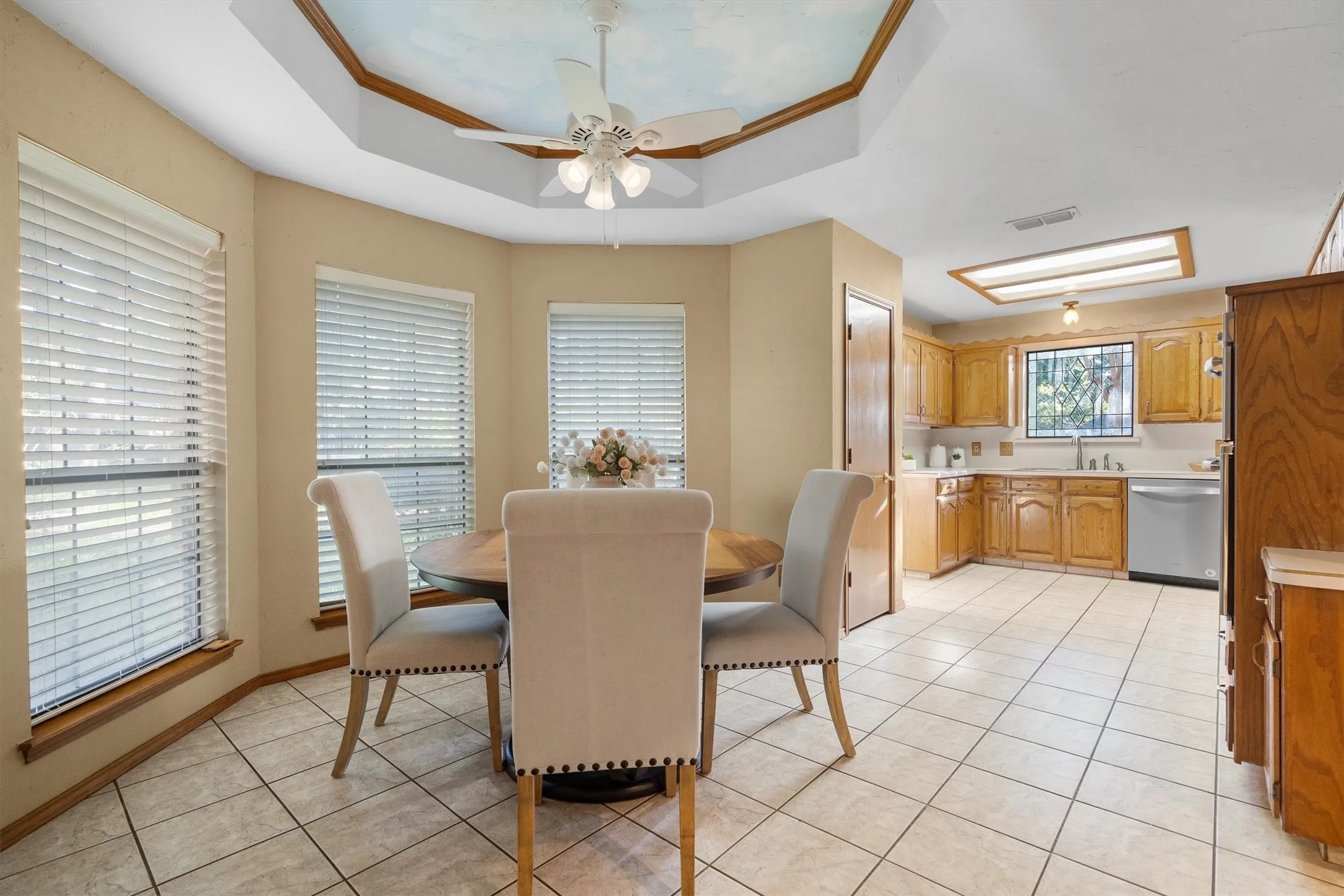 Single Family Residence For Sale in Tarrant County , 1142 Misty Oak Lane, Keller, Texas 76248, 4 Bedroom, 3 Bathroom, 2 Garage spaces, 2,352 Sqft, built in 1985, mls#21386290, Real Estate Agent in Keller, Homes For Sale in Tarrant county, Homes For Sale in Keller, Realtor in Keller Texas, Real Estate Brokerage Independent Realty Texas, Luminita Cordes Realtor