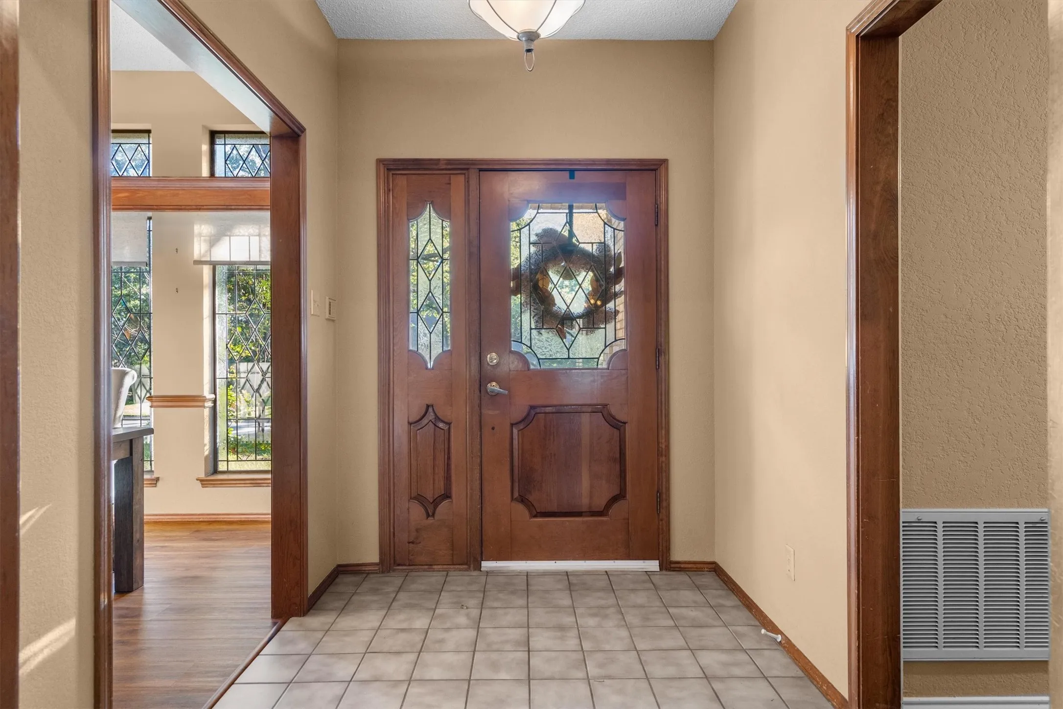 Single Family Residence For Sale in Tarrant County , 1142 Misty Oak Lane, Keller, Texas 76248, 4 Bedroom, 3 Bathroom, 2 Garage spaces, 2,352 Sqft, built in 1985, mls#21386290, Real Estate Agent in Keller, Homes For Sale in Tarrant county, Homes For Sale in Keller, Realtor in Keller Texas, Real Estate Brokerage Independent Realty Texas, Luminita Cordes Realtor