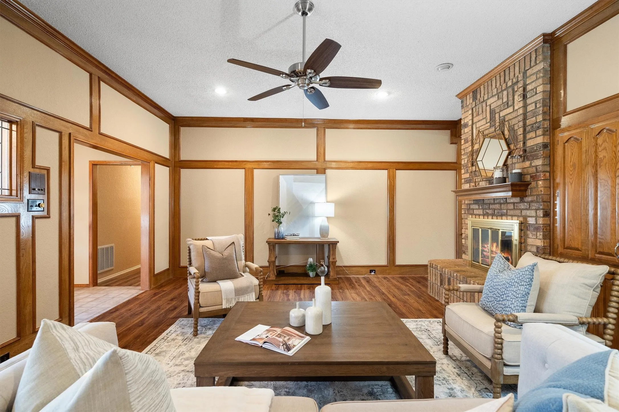 Single Family Residence For Sale in Tarrant County , 1142 Misty Oak Lane, Keller, Texas 76248, 4 Bedroom, 3 Bathroom, 2 Garage spaces, 2,352 Sqft, built in 1985, mls#21386290, Real Estate Agent in Keller, Homes For Sale in Tarrant county, Homes For Sale in Keller, Realtor in Keller Texas, Real Estate Brokerage Independent Realty Texas, Luminita Cordes Realtor