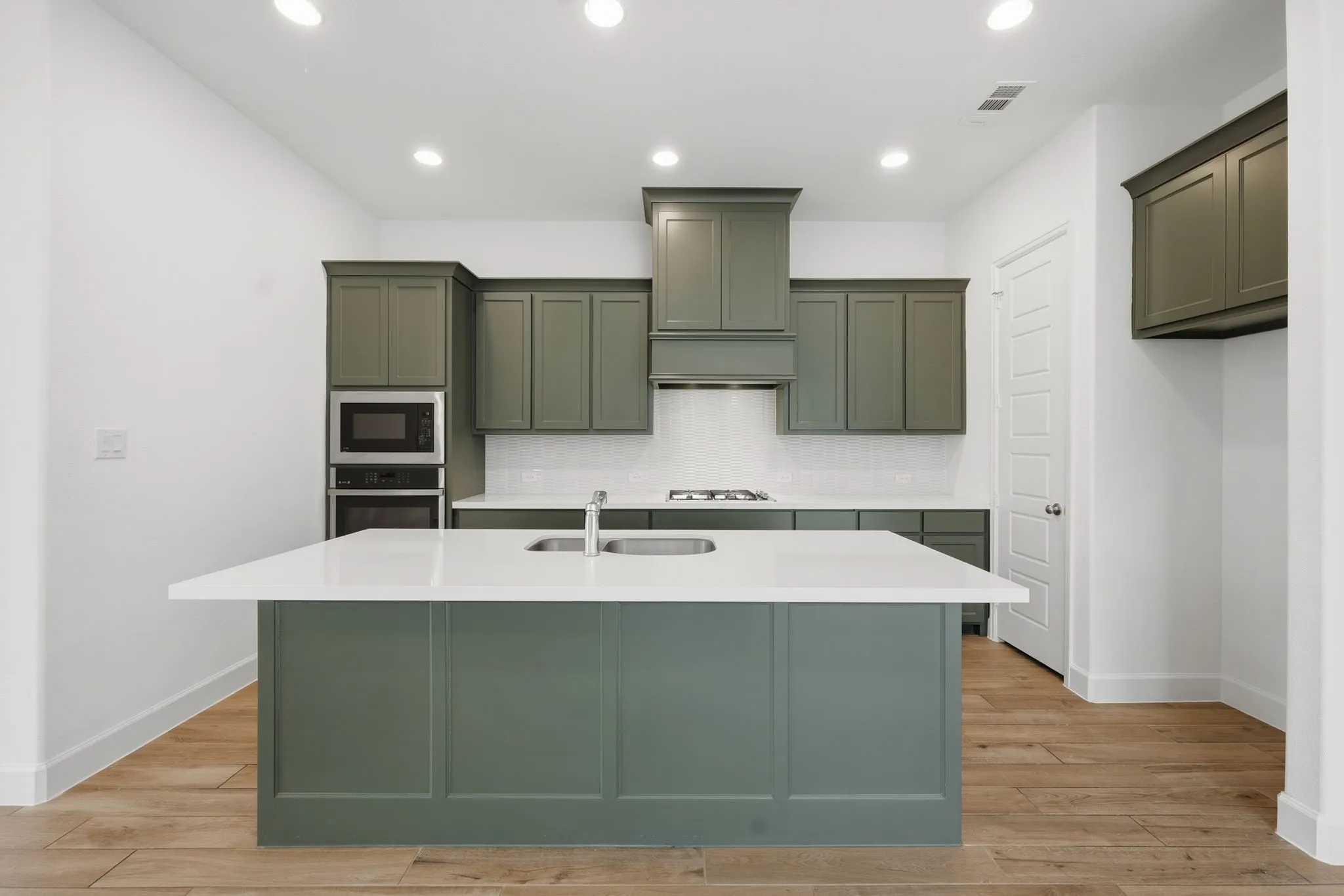 Single Family Residence For Sale in Collin County , 2412 Song Sparrow Lane, Mc Kinney, Texas 75071, 4 Bedroom, 3 Bathroom, 2 Garage spaces, 2,176 Sqft, built in 2022, mls#21388769, Real Estate Agent in Mc Kinney, Homes For Sale in Collin county, Homes For Sale in Mc Kinney, Realtor in Mc Kinney Texas, Real Estate Brokerage Independent Realty Texas, Luminita Cordes Realtor