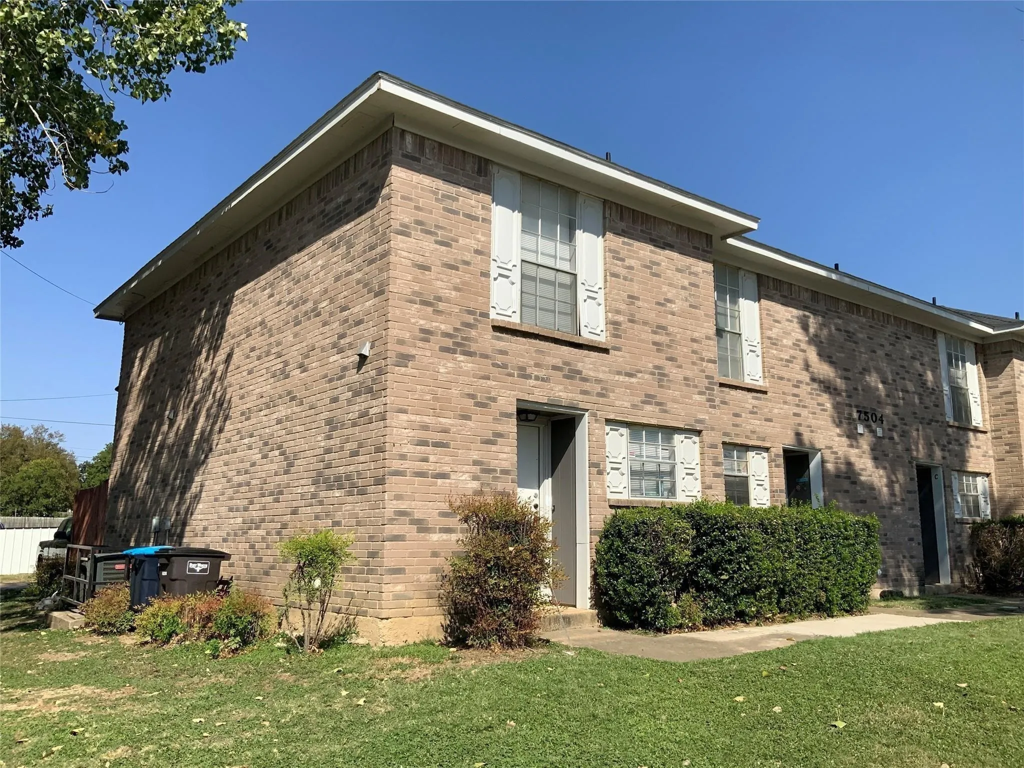 Quadruplex For Sale in Tarrant County , 7504 Chapin Road, Fort Worth, Texas 76116, 8 Bedroom, 8 Bathroom, Garage spaces, 0 Sqft, built in 1984, mls#21389114, Real Estate Agent in Fort Worth, Homes For Sale in Tarrant county, Homes For Sale in Fort Worth, Realtor in Fort Worth Texas, Real Estate Brokerage Independent Realty Texas, Luminita Cordes Realtor