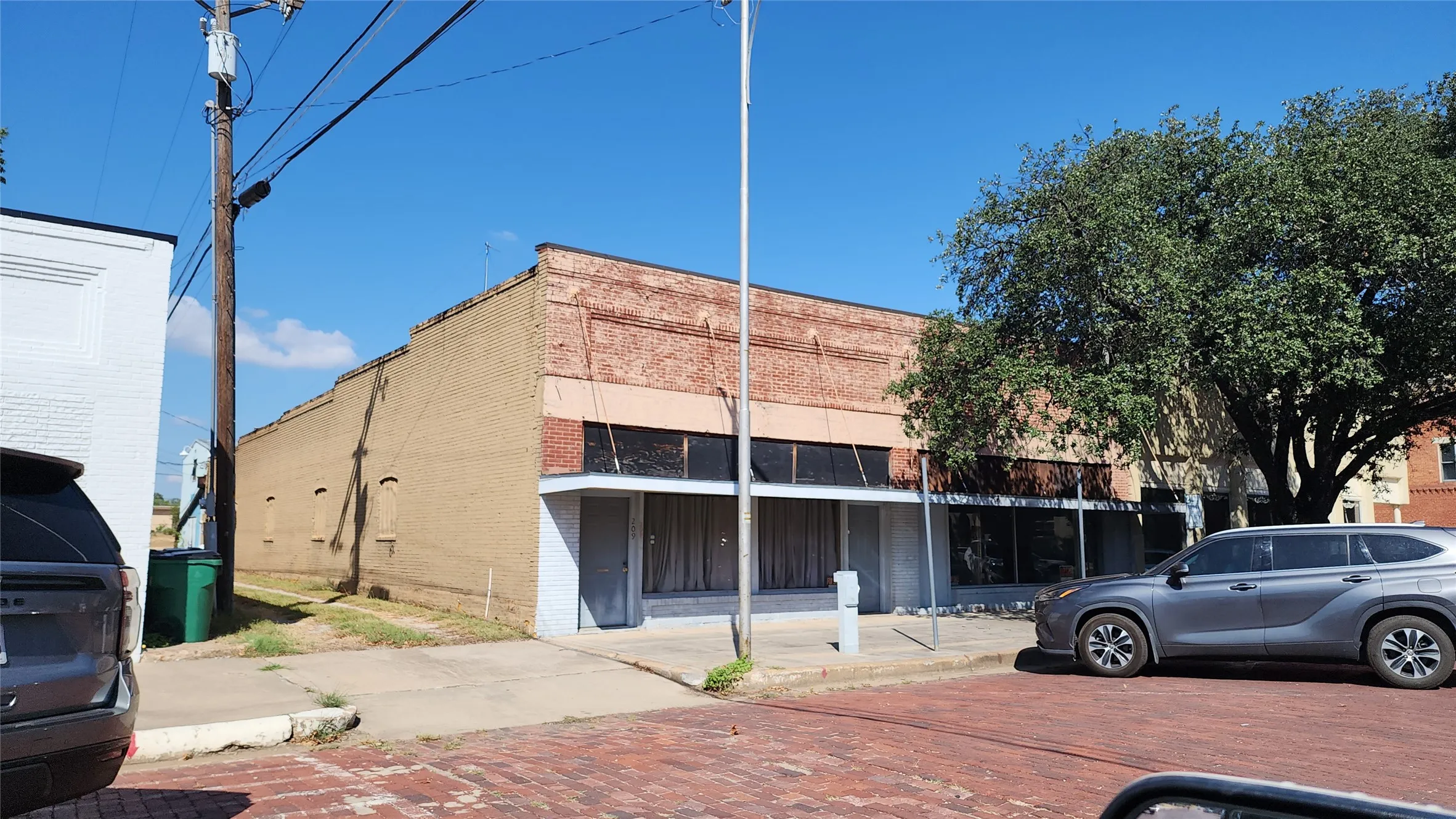 Business For Sale in Eastland County , 205 S Lamar Street, Eastland, Texas 76448, 0, 0, Garage spaces, 0 Sqft, built in 1920, mls#21389115, Real Estate Agent in Eastland, Homes For Sale in Eastland county, Homes For Sale in Eastland, Realtor in Eastland Texas, Real Estate Brokerage Independent Realty Texas, Luminita Cordes Realtor