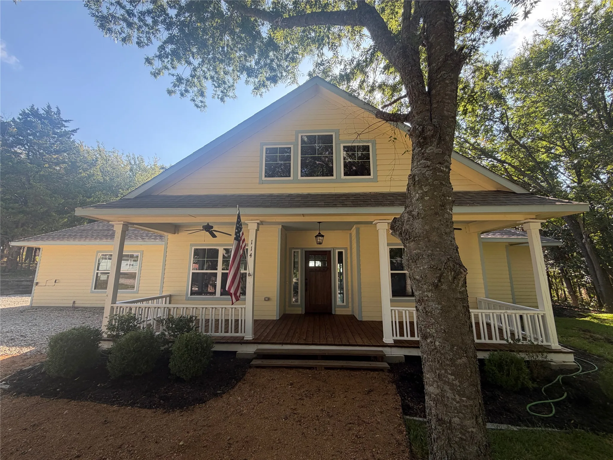 Single Family Residence For Sale in Grayson County , 114 Scott Court, Van Alstyne, Texas 75495, 3 Bedroom, 2 Bathroom, 2 Garage spaces, 1,628 Sqft, built in 2020, mls#21356729, Real Estate Agent in Van Alstyne, Homes For Sale in Grayson county, Homes For Sale in Van Alstyne, Realtor in Van Alstyne Texas, Real Estate Brokerage Independent Realty Texas, Luminita Cordes Realtor
