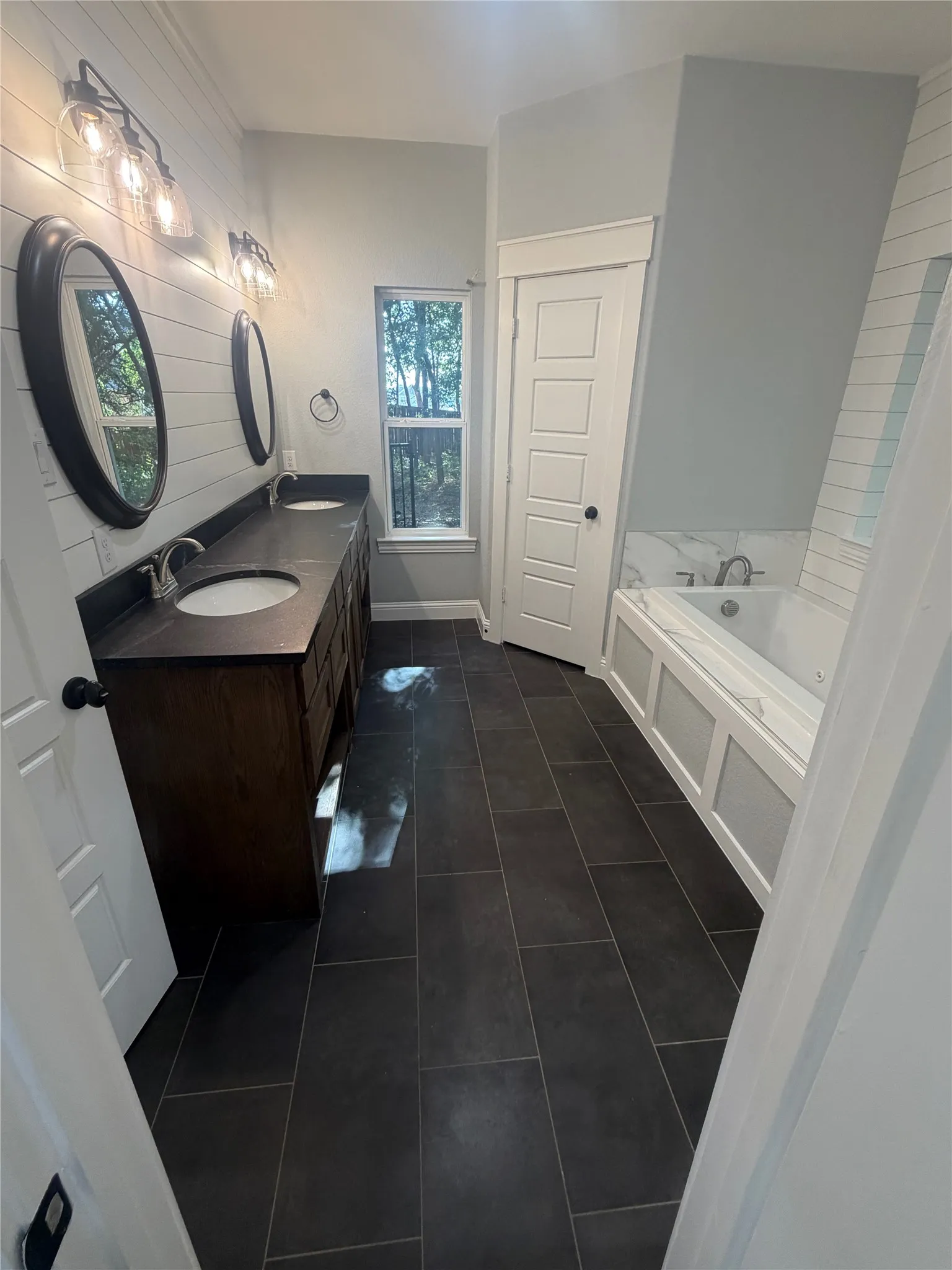 Single Family Residence For Sale in Grayson County , 114 Scott Court, Van Alstyne, Texas 75495, 3 Bedroom, 2 Bathroom, 2 Garage spaces, 1,628 Sqft, built in 2020, mls#21356729, Real Estate Agent in Van Alstyne, Homes For Sale in Grayson county, Homes For Sale in Van Alstyne, Realtor in Van Alstyne Texas, Real Estate Brokerage Independent Realty Texas, Luminita Cordes Realtor