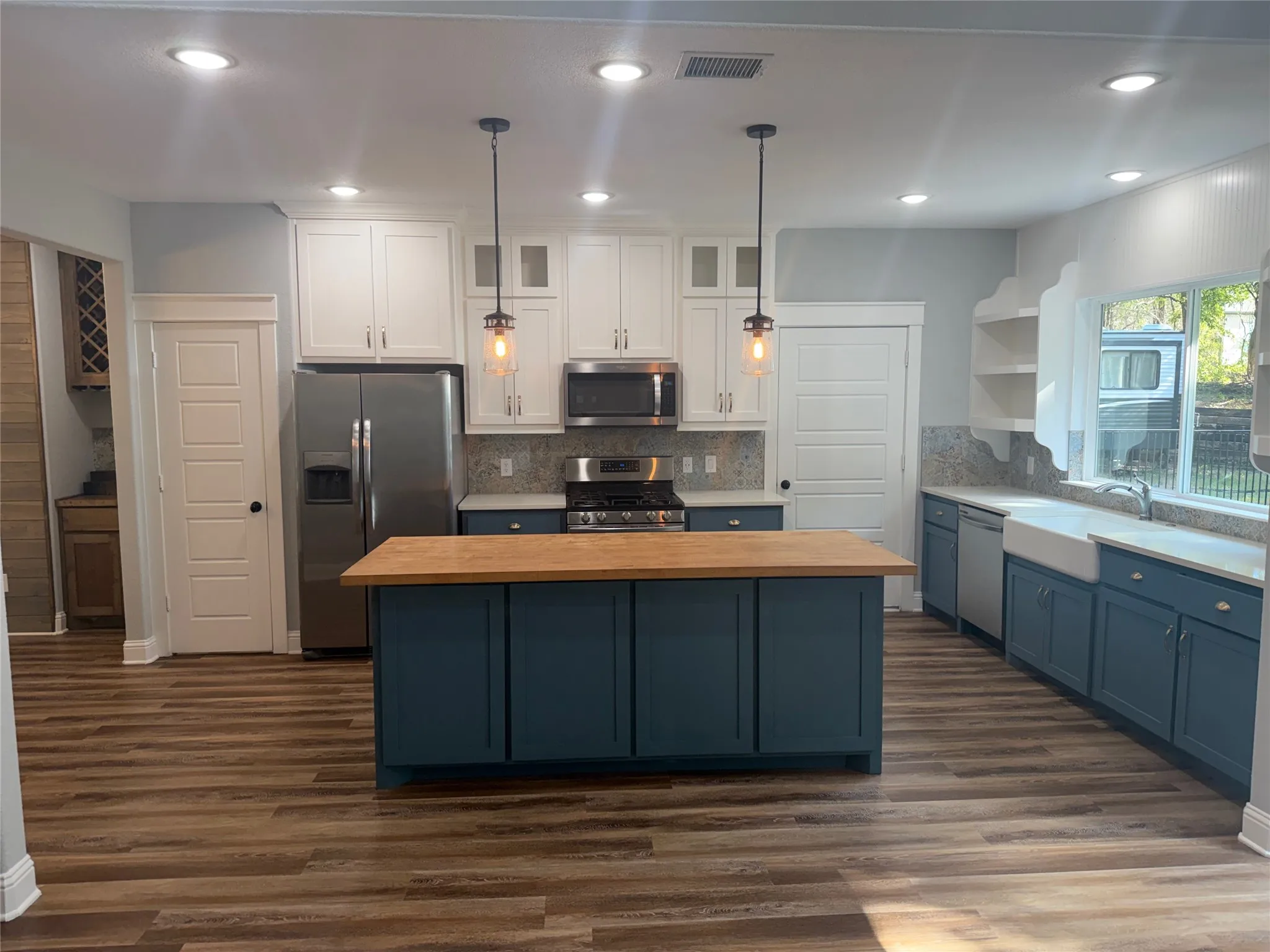 Single Family Residence For Sale in Grayson County , 114 Scott Court, Van Alstyne, Texas 75495, 3 Bedroom, 2 Bathroom, 2 Garage spaces, 1,628 Sqft, built in 2020, mls#21356729, Real Estate Agent in Van Alstyne, Homes For Sale in Grayson county, Homes For Sale in Van Alstyne, Realtor in Van Alstyne Texas, Real Estate Brokerage Independent Realty Texas, Luminita Cordes Realtor