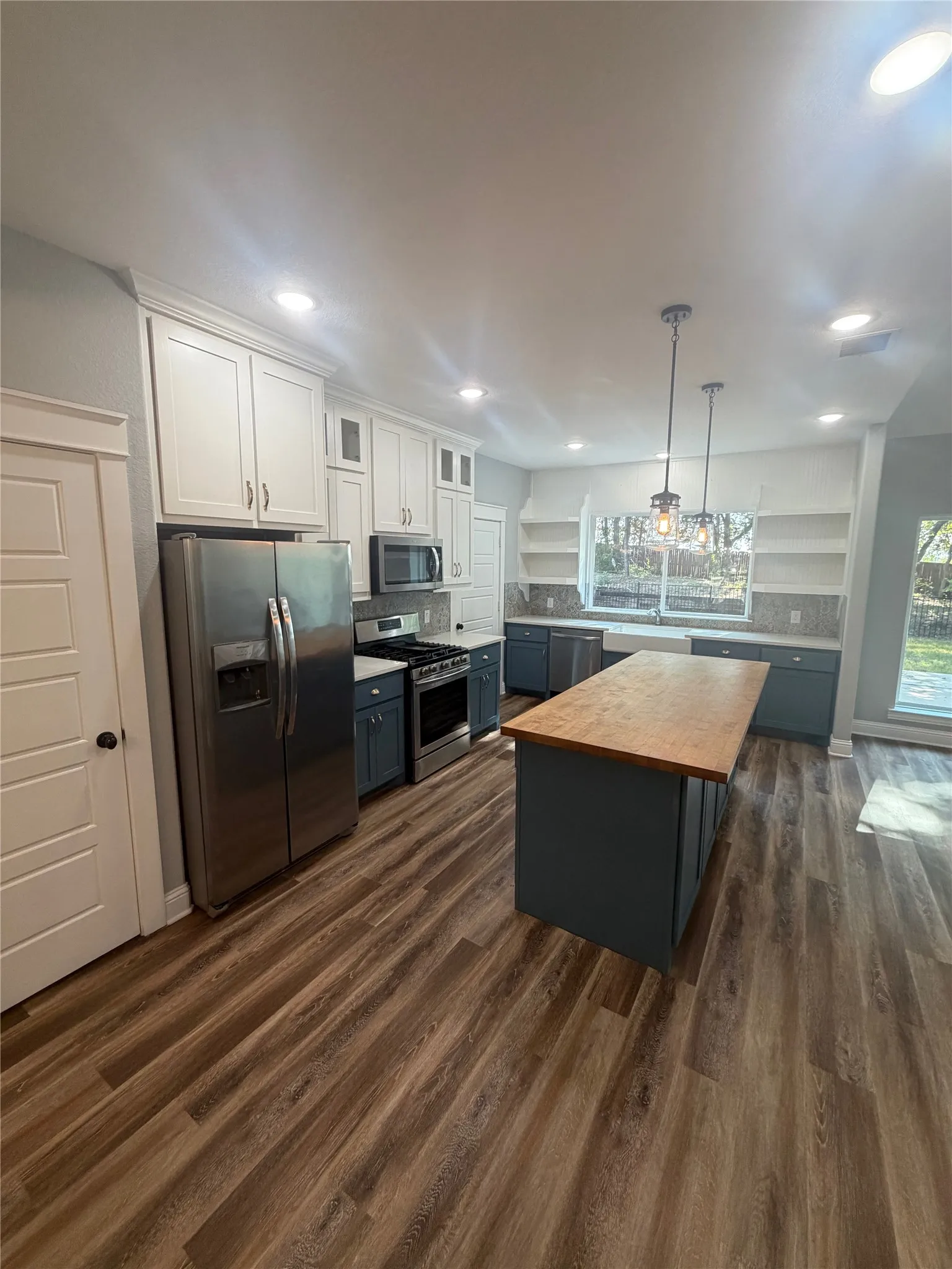 Single Family Residence For Sale in Grayson County , 114 Scott Court, Van Alstyne, Texas 75495, 3 Bedroom, 2 Bathroom, 2 Garage spaces, 1,628 Sqft, built in 2020, mls#21356729, Real Estate Agent in Van Alstyne, Homes For Sale in Grayson county, Homes For Sale in Van Alstyne, Realtor in Van Alstyne Texas, Real Estate Brokerage Independent Realty Texas, Luminita Cordes Realtor