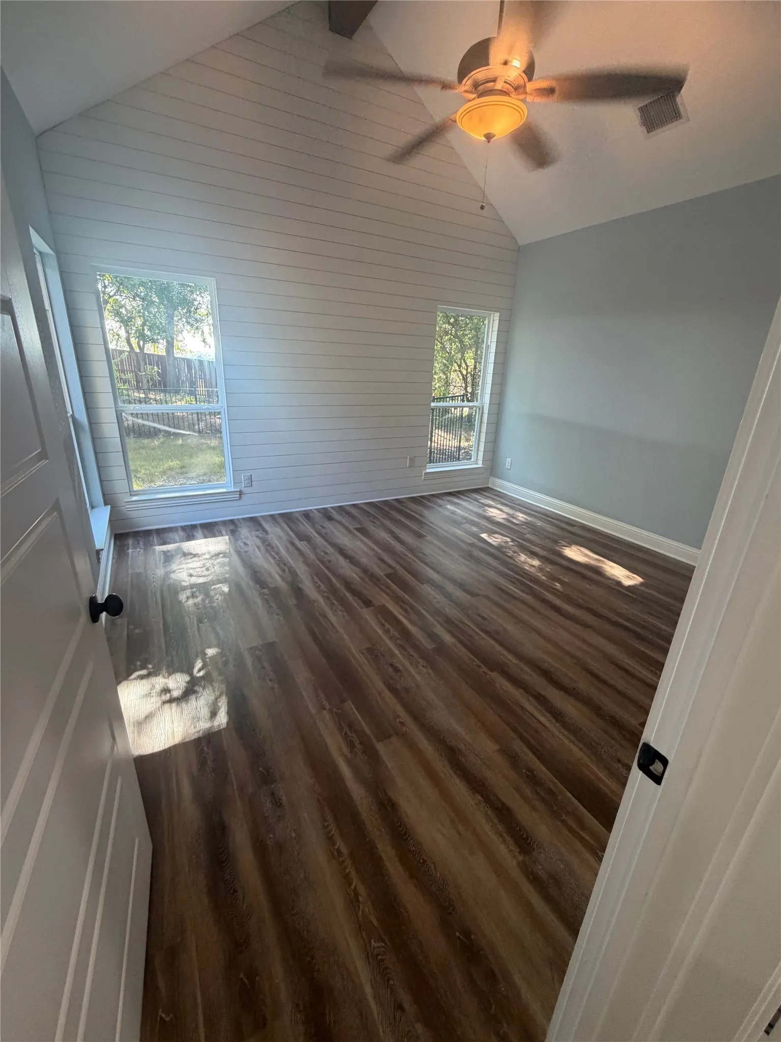 Single Family Residence For Sale in Grayson County , 114 Scott Court, Van Alstyne, Texas 75495, 3 Bedroom, 2 Bathroom, 2 Garage spaces, 1,628 Sqft, built in 2020, mls#21356729, Real Estate Agent in Van Alstyne, Homes For Sale in Grayson county, Homes For Sale in Van Alstyne, Realtor in Van Alstyne Texas, Real Estate Brokerage Independent Realty Texas, Luminita Cordes Realtor