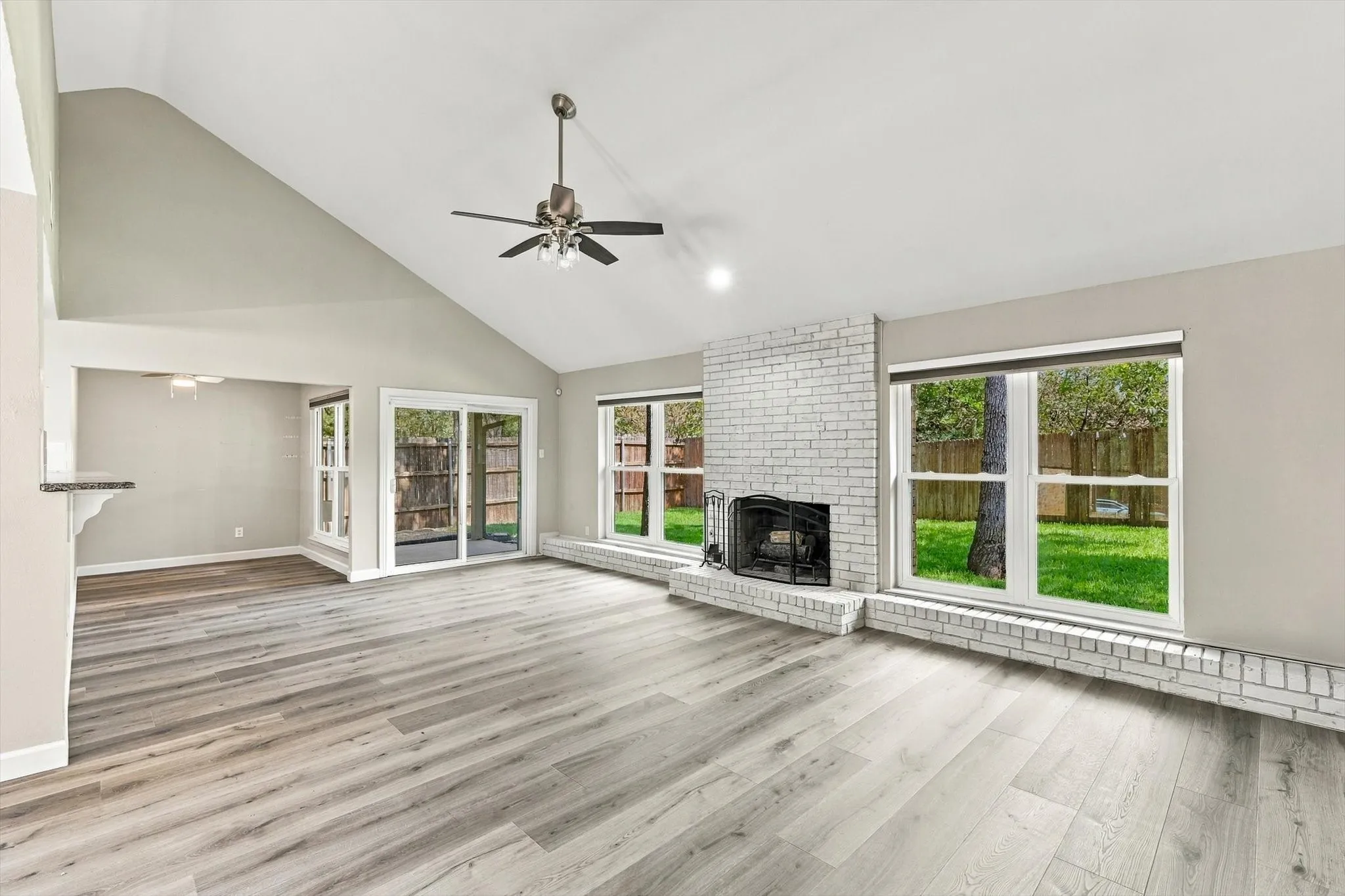 Single Family Residence For Sale in Tarrant County , 3400 Pecan Circle, Bedford, Texas 76021, 3 Bedroom, 2 Bathroom, 2 Garage spaces, 1,720 Sqft, built in 1977, mls#21387078, Real Estate Agent in Bedford, Homes For Sale in Tarrant county, Homes For Sale in Bedford, Realtor in Bedford Texas, Real Estate Brokerage Independent Realty Texas, Luminita Cordes Realtor