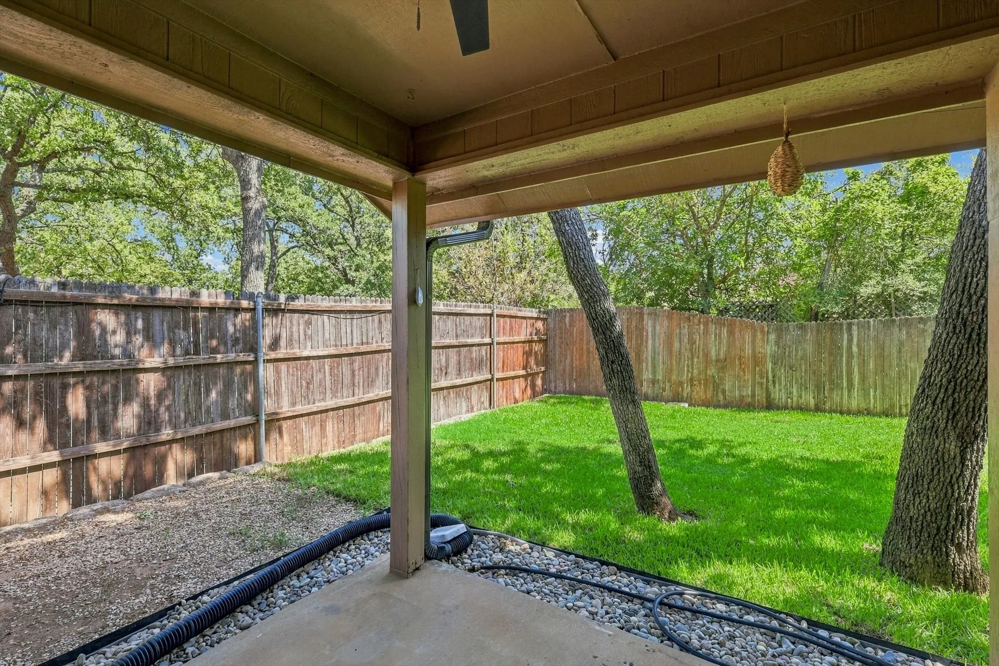 Single Family Residence For Sale in Tarrant County , 3400 Pecan Circle, Bedford, Texas 76021, 3 Bedroom, 2 Bathroom, 2 Garage spaces, 1,720 Sqft, built in 1977, mls#21387078, Real Estate Agent in Bedford, Homes For Sale in Tarrant county, Homes For Sale in Bedford, Realtor in Bedford Texas, Real Estate Brokerage Independent Realty Texas, Luminita Cordes Realtor