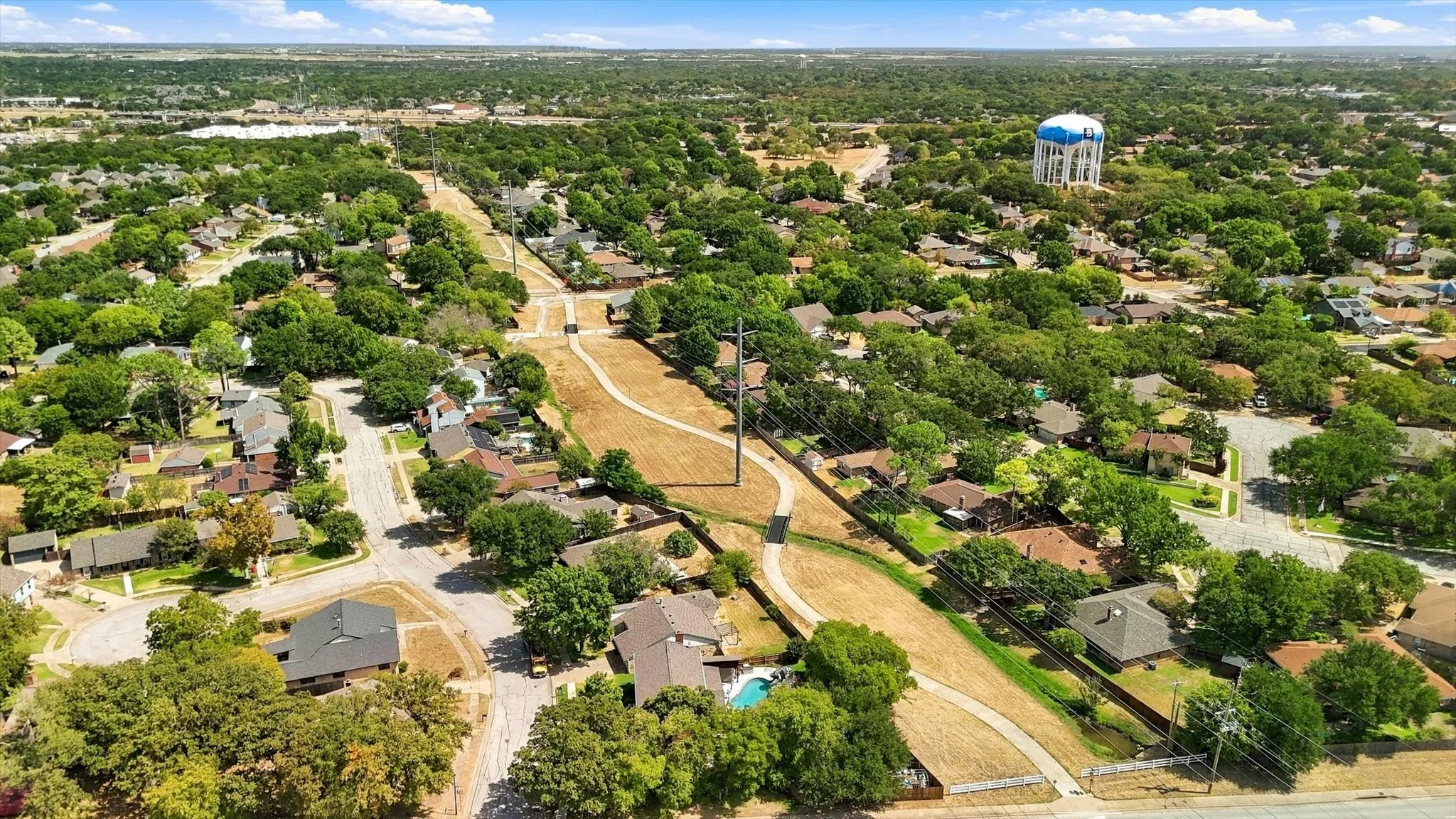 Single Family Residence For Sale in Tarrant County , 3400 Pecan Circle, Bedford, Texas 76021, 3 Bedroom, 2 Bathroom, 2 Garage spaces, 1,720 Sqft, built in 1977, mls#21387078, Real Estate Agent in Bedford, Homes For Sale in Tarrant county, Homes For Sale in Bedford, Realtor in Bedford Texas, Real Estate Brokerage Independent Realty Texas, Luminita Cordes Realtor