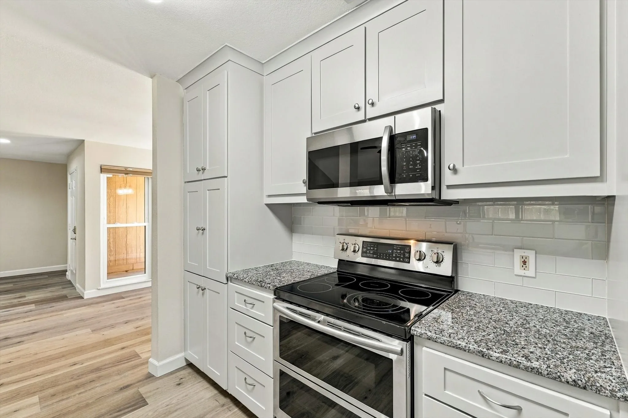 Single Family Residence For Sale in Tarrant County , 3400 Pecan Circle, Bedford, Texas 76021, 3 Bedroom, 2 Bathroom, 2 Garage spaces, 1,720 Sqft, built in 1977, mls#21387078, Real Estate Agent in Bedford, Homes For Sale in Tarrant county, Homes For Sale in Bedford, Realtor in Bedford Texas, Real Estate Brokerage Independent Realty Texas, Luminita Cordes Realtor
