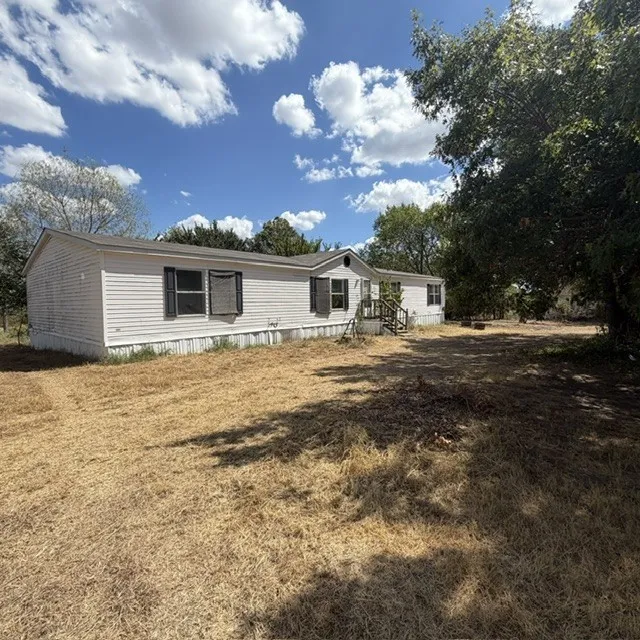 Mobile Home For Sale in Parker County , 471 Cardinal Drive, Springtown, Texas 76082, 4 Bedroom, 2 Bathroom, Garage spaces, 2,304 Sqft, built in 2006, mls#21382839, Real Estate Agent in Springtown, Homes For Sale in Parker county, Homes For Sale in Springtown, Realtor in Springtown Texas, Real Estate Brokerage Independent Realty Texas, Luminita Cordes Realtor