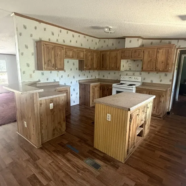 Mobile Home For Sale in Parker County , 471 Cardinal Drive, Springtown, Texas 76082, 4 Bedroom, 2 Bathroom, Garage spaces, 2,304 Sqft, built in 2006, mls#21382839, Real Estate Agent in Springtown, Homes For Sale in Parker county, Homes For Sale in Springtown, Realtor in Springtown Texas, Real Estate Brokerage Independent Realty Texas, Luminita Cordes Realtor