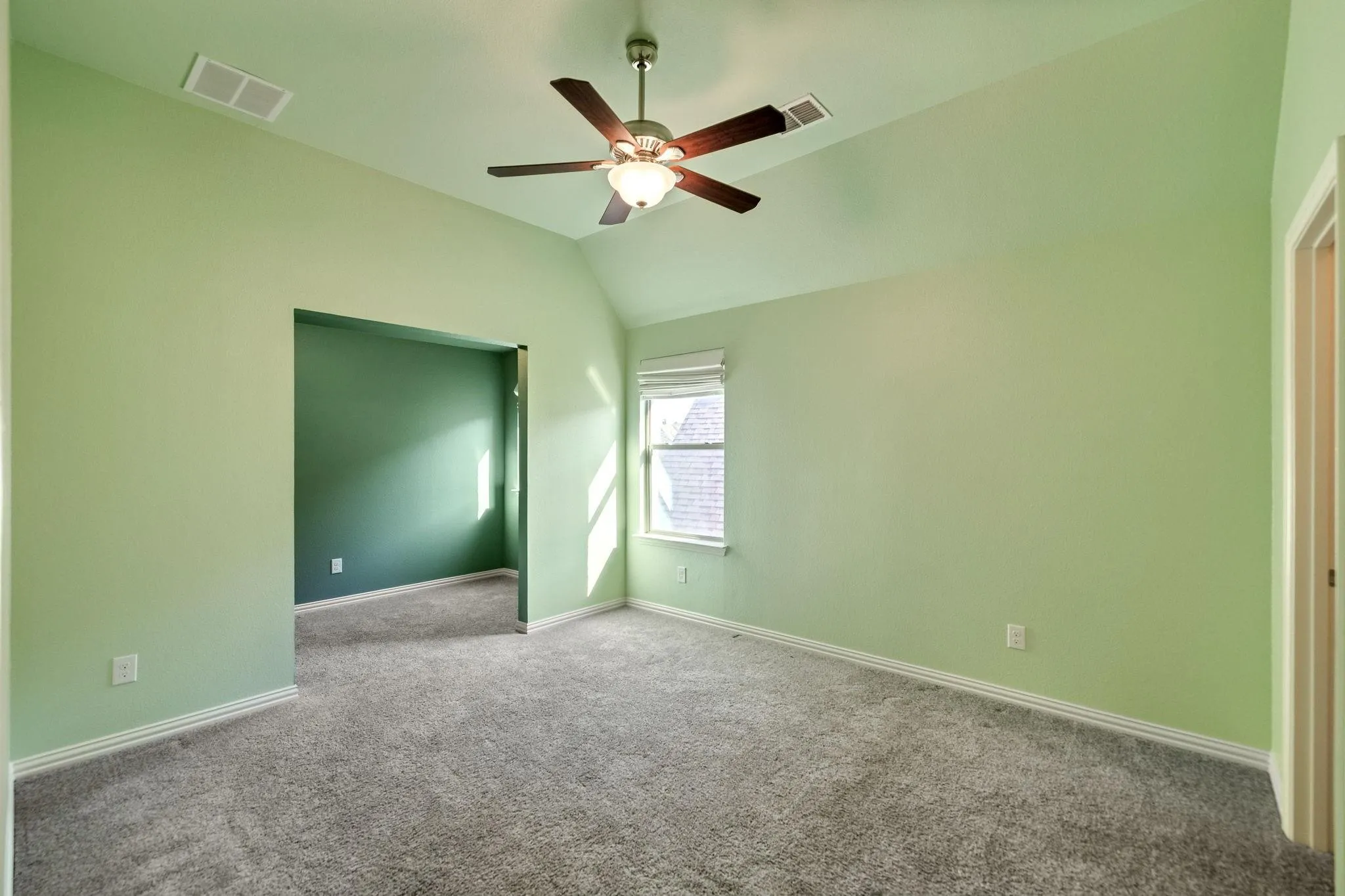 Single Family Residence For Sale in Collin County , 1316 Grassland Drive, Celina, Texas 75009, 4 Bedroom, 4 Bathroom, 3 Garage spaces, 4,076 Sqft, built in 2015, mls#21389106, Real Estate Agent in Celina, Homes For Sale in Collin county, Homes For Sale in Celina, Realtor in Celina Texas, Real Estate Brokerage Independent Realty Texas, Luminita Cordes Realtor