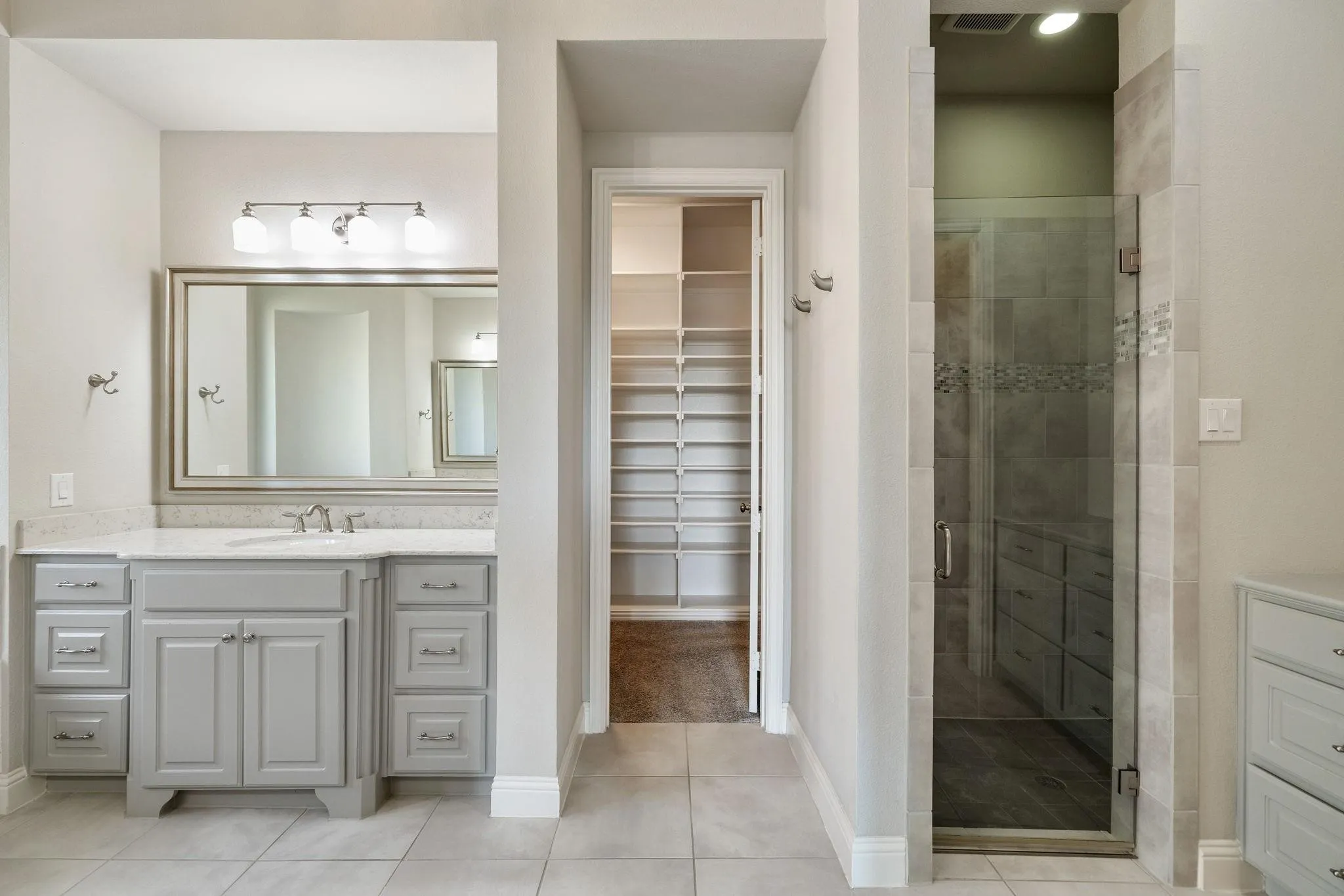 Single Family Residence For Sale in Collin County , 1316 Grassland Drive, Celina, Texas 75009, 4 Bedroom, 4 Bathroom, 3 Garage spaces, 4,076 Sqft, built in 2015, mls#21389106, Real Estate Agent in Celina, Homes For Sale in Collin county, Homes For Sale in Celina, Realtor in Celina Texas, Real Estate Brokerage Independent Realty Texas, Luminita Cordes Realtor