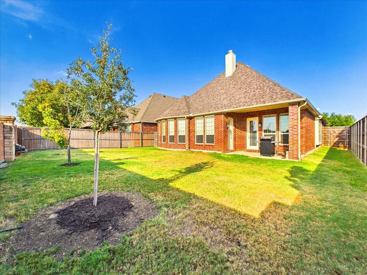 Single Family Residence For Sale in Denton County , 12701 Tealsky Drive, Frisco, Texas 75033, 3 Bedroom, 2 Bathroom, 2 Garage spaces, 2,211 Sqft, built in 2011, mls#21388157, Real Estate Agent in Frisco, Homes For Sale in Denton county, Homes For Sale in Frisco, Realtor in Frisco Texas, Real Estate Brokerage Independent Realty Texas, Luminita Cordes Realtor