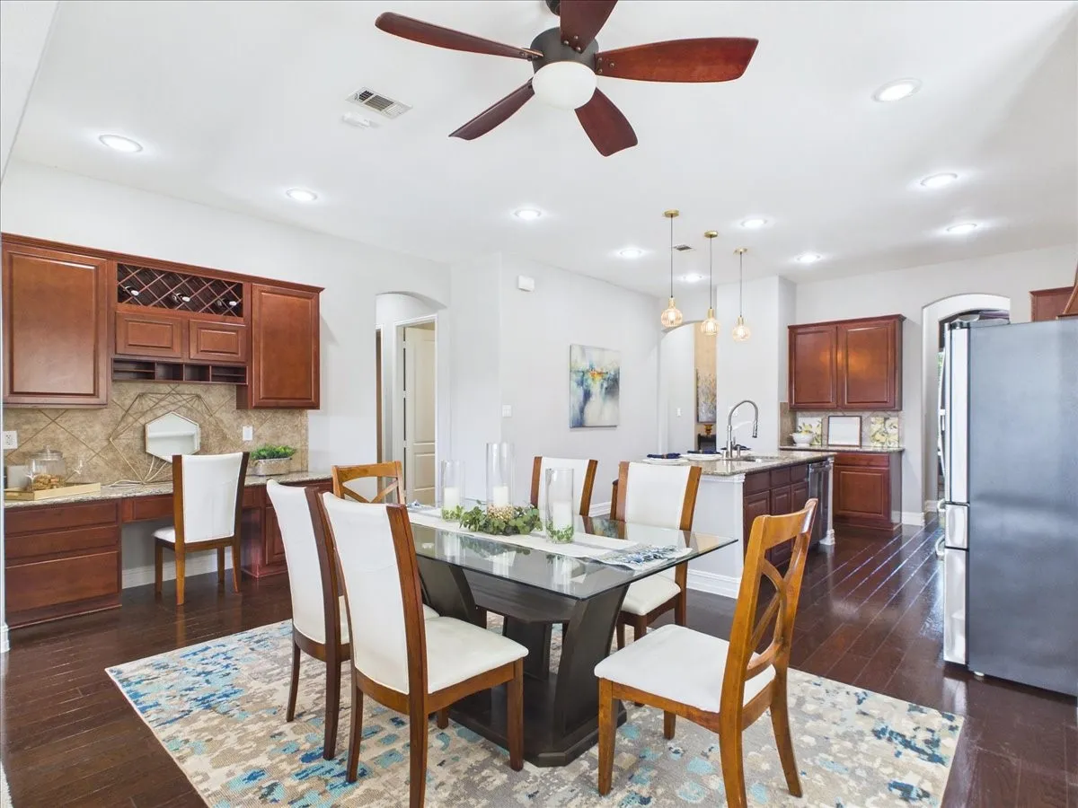 Single Family Residence For Sale in Denton County , 12701 Tealsky Drive, Frisco, Texas 75033, 3 Bedroom, 2 Bathroom, 2 Garage spaces, 2,211 Sqft, built in 2011, mls#21388157, Real Estate Agent in Frisco, Homes For Sale in Denton county, Homes For Sale in Frisco, Realtor in Frisco Texas, Real Estate Brokerage Independent Realty Texas, Luminita Cordes Realtor