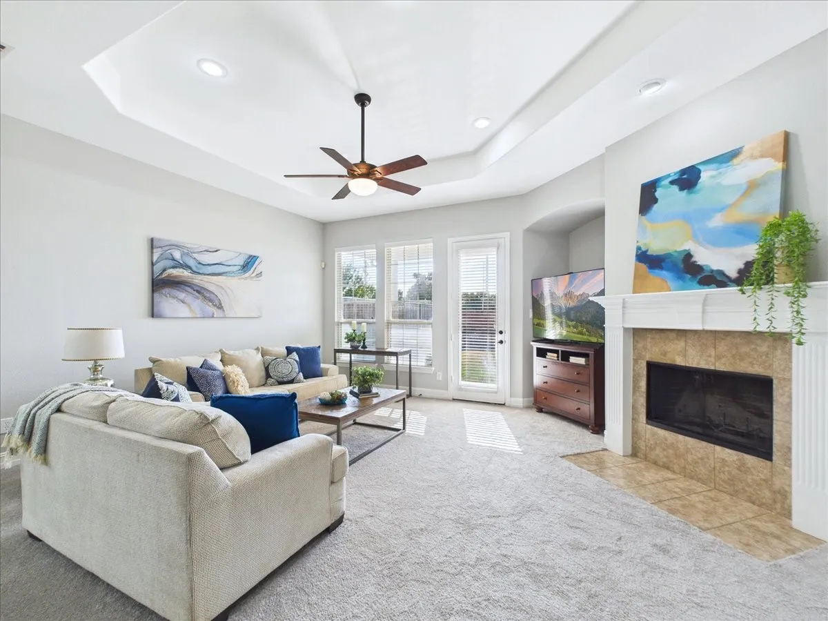 Single Family Residence For Sale in Denton County , 12701 Tealsky Drive, Frisco, Texas 75033, 3 Bedroom, 2 Bathroom, 2 Garage spaces, 2,211 Sqft, built in 2011, mls#21388157, Real Estate Agent in Frisco, Homes For Sale in Denton county, Homes For Sale in Frisco, Realtor in Frisco Texas, Real Estate Brokerage Independent Realty Texas, Luminita Cordes Realtor