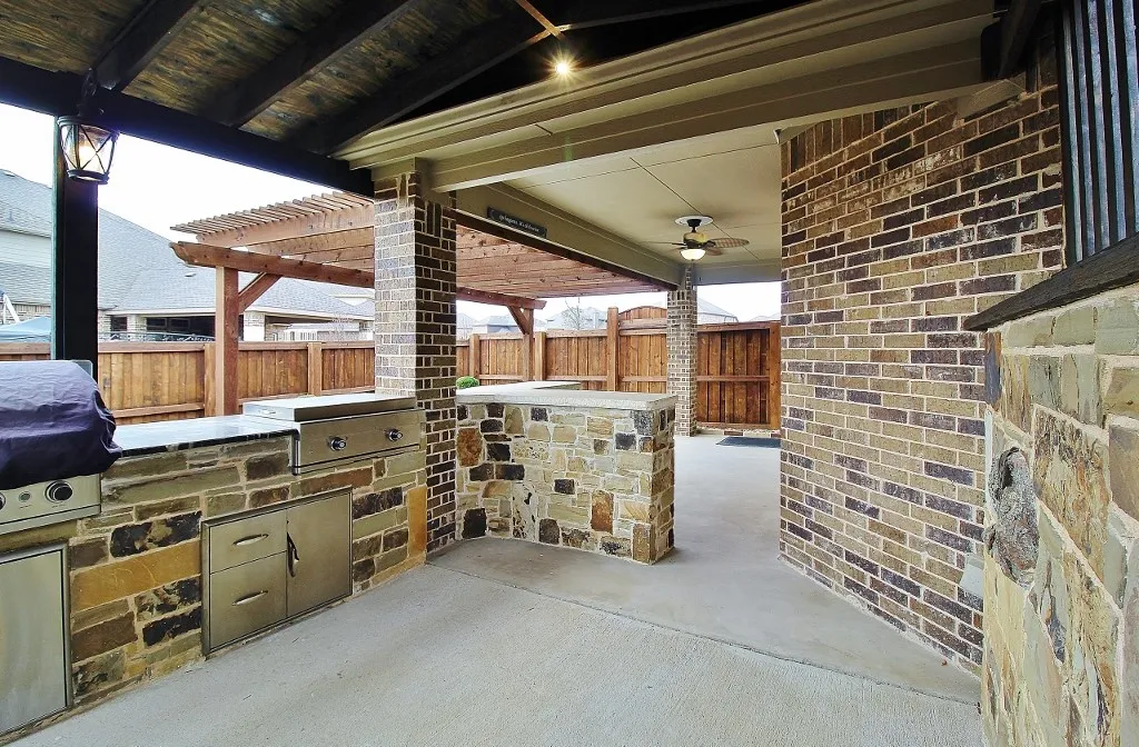 Single Family Residence For Rent in Ellis County , 110 White Oak Lane, Red Oak, Texas 75154, 4 Bedroom, 4 Bathroom, 2 Garage spaces, 3,720 Sqft, built in 2015, mls#21389121, Real Estate Agent in Red Oak, Homes For Rent in Ellis county, Homes For Rent in Red Oak, Realtor in Red Oak Texas, Real Estate Brokerage Independent Realty Texas, Luminita Cordes Realtor